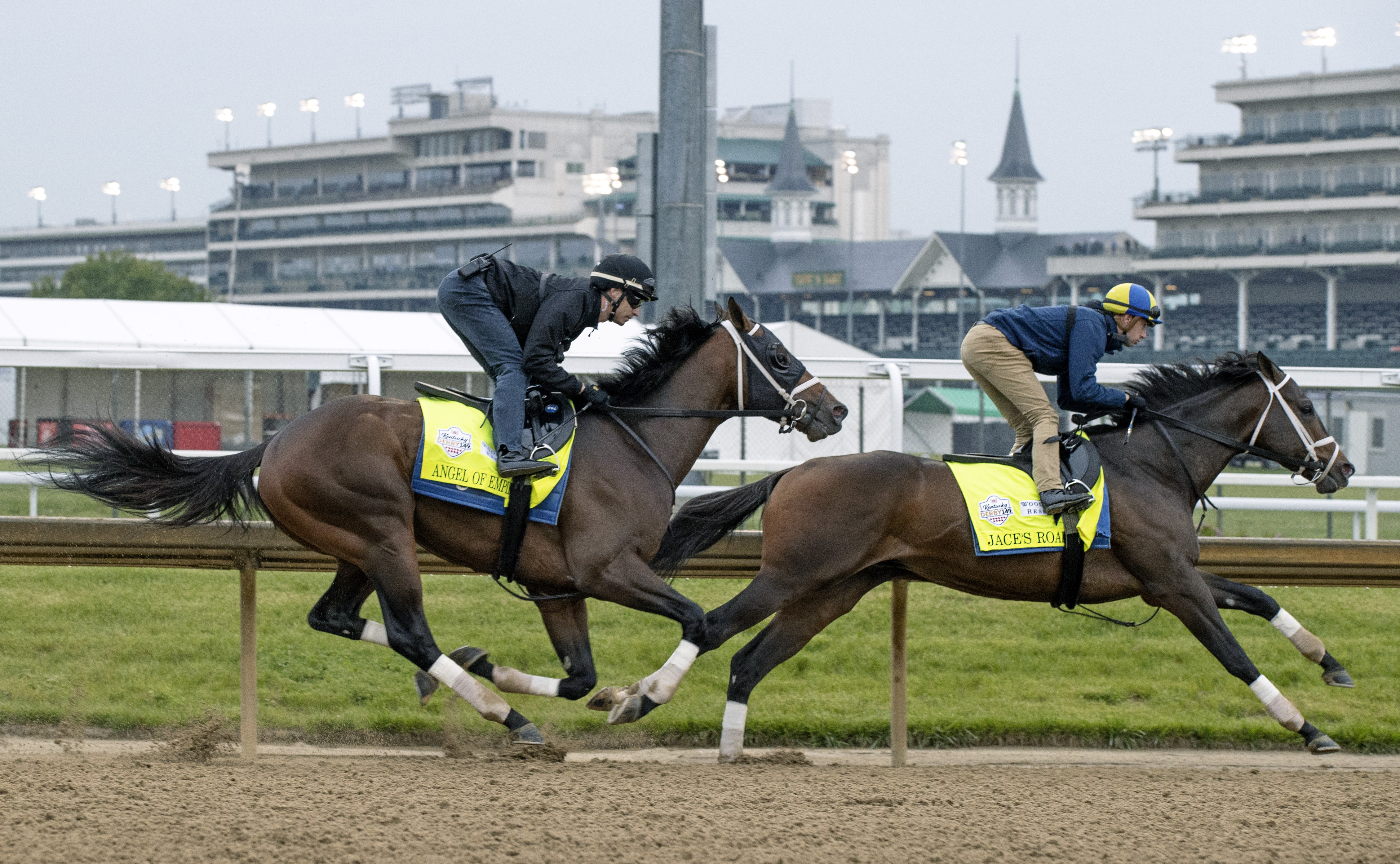 Eye to Eye at the Turn, Churchill Downs, Louisville, Kentucky