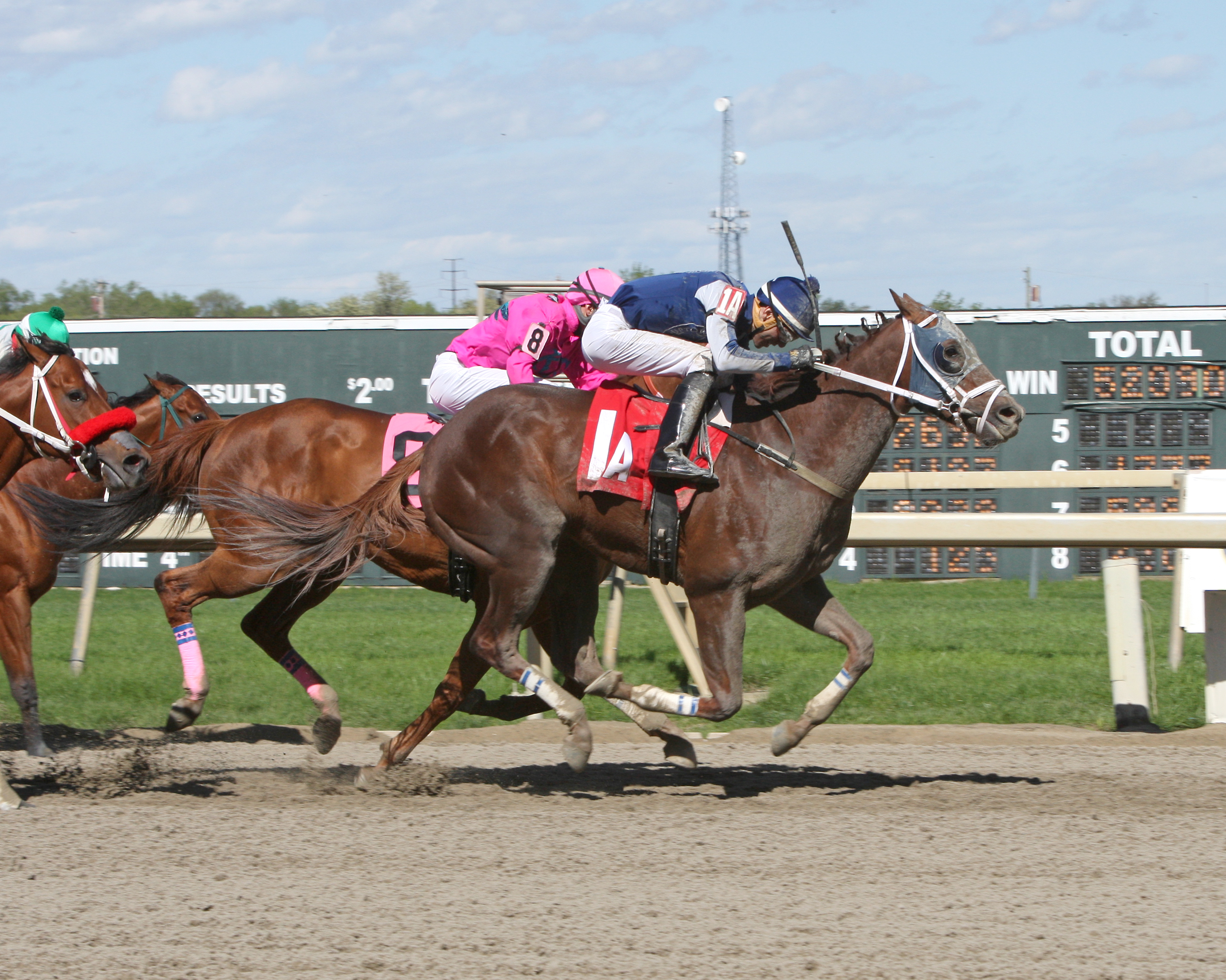 Midnightcharly wins the 2019 Lyman Handicap