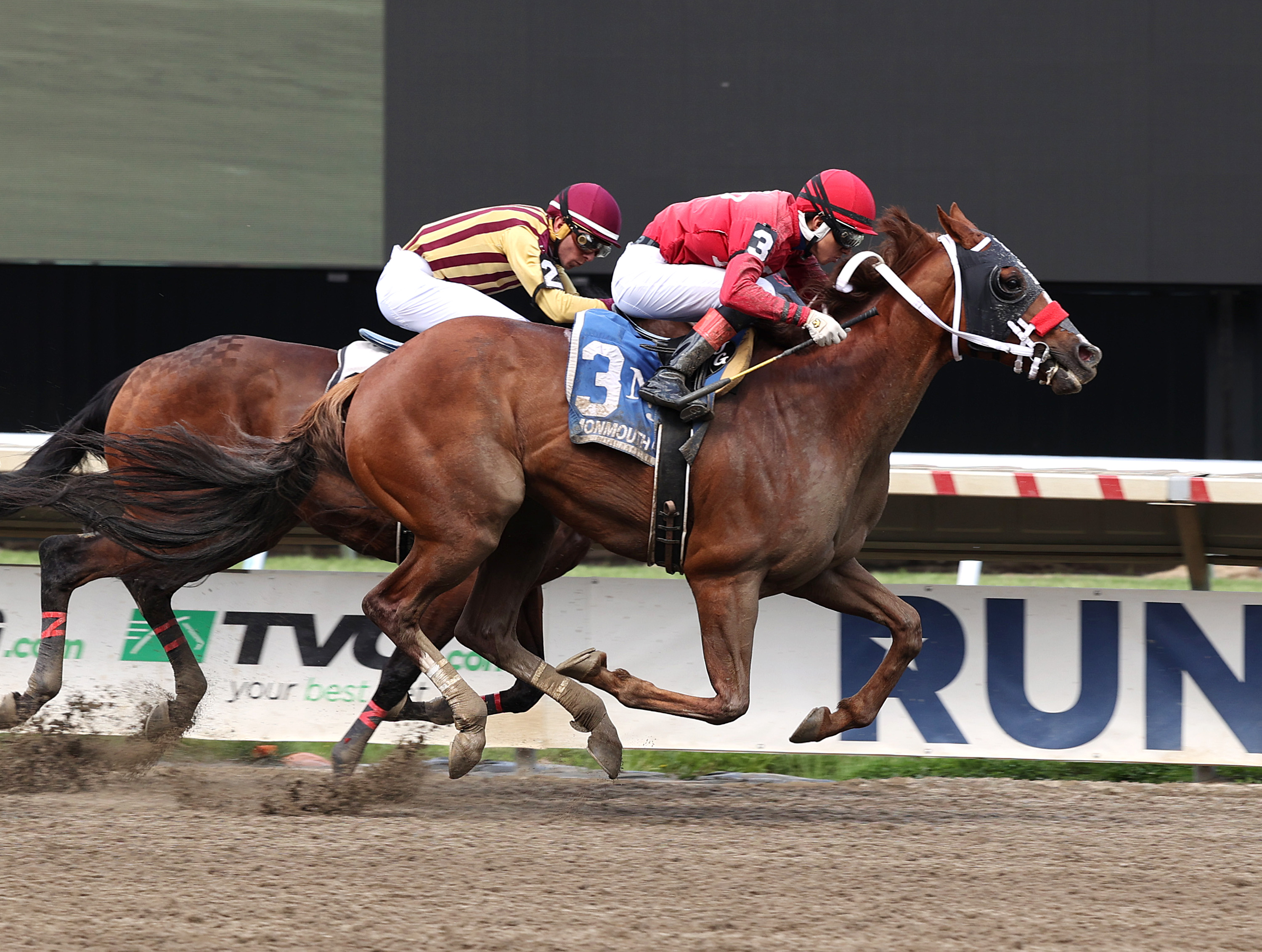 Royal Urn (3) wins John J. Reilly Handicap 5-15-2022