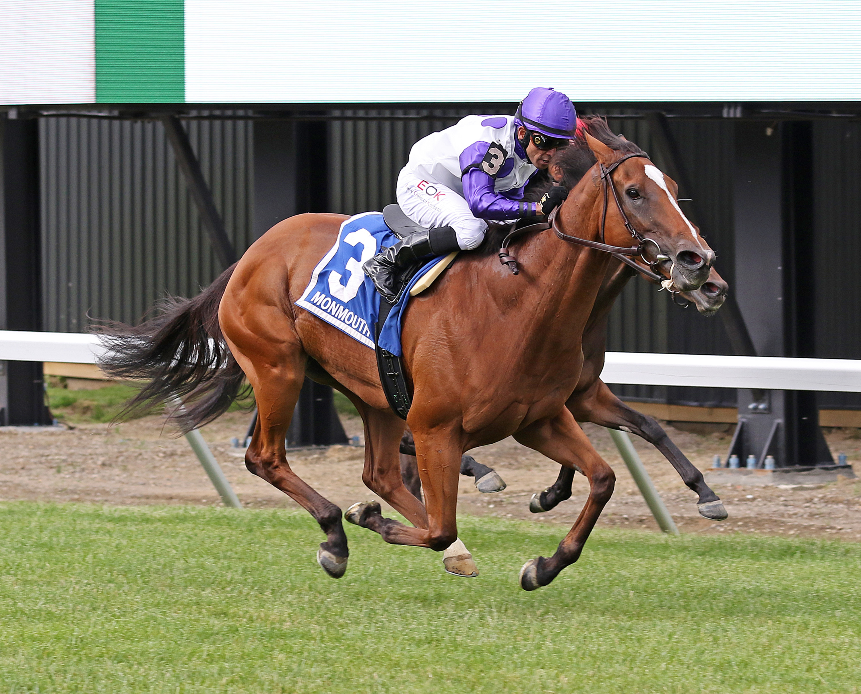 Stolen Holiday wins Eatontown 6-18-2022
