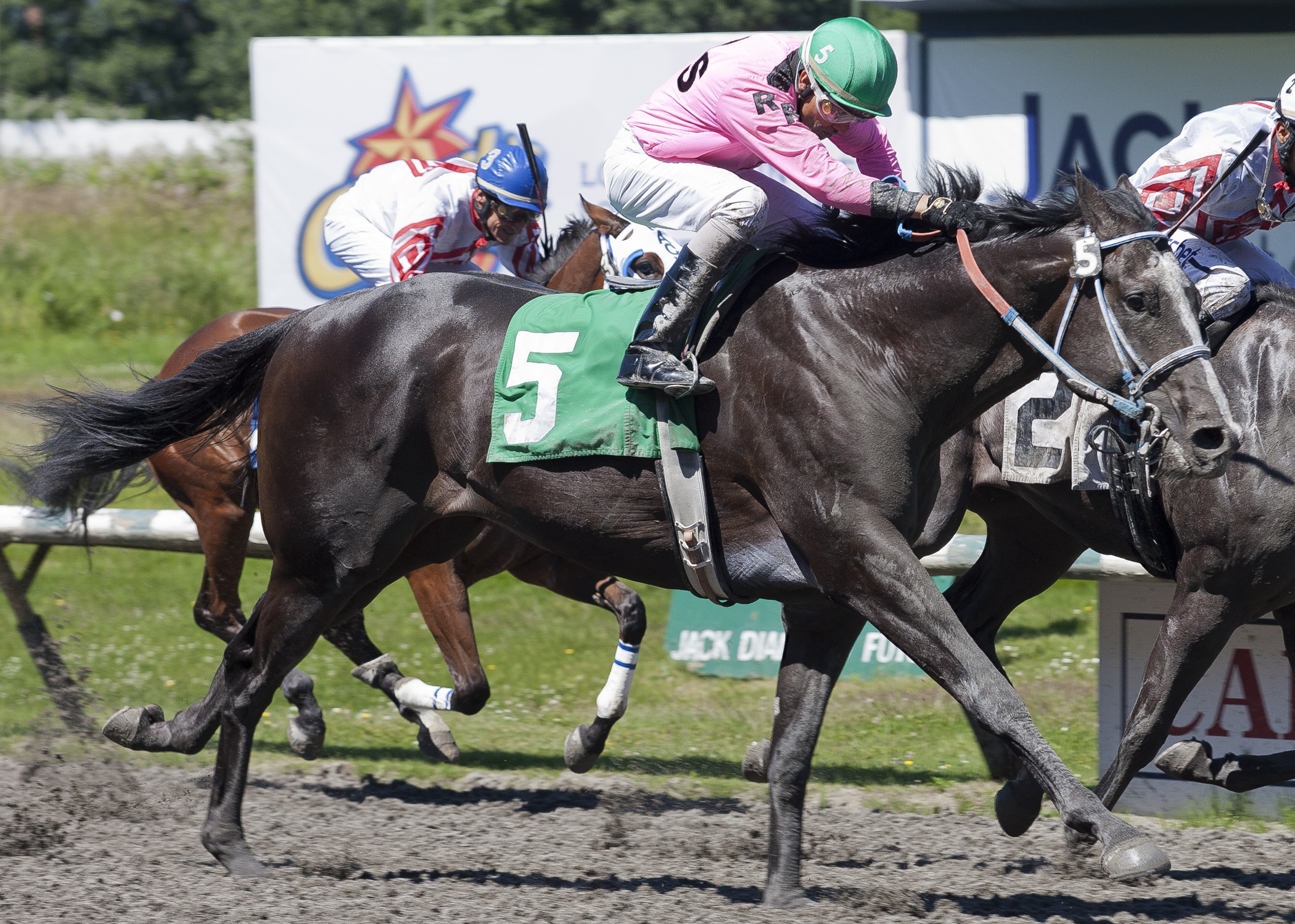 A. P. Zona wins the River Rock Casino Handicap