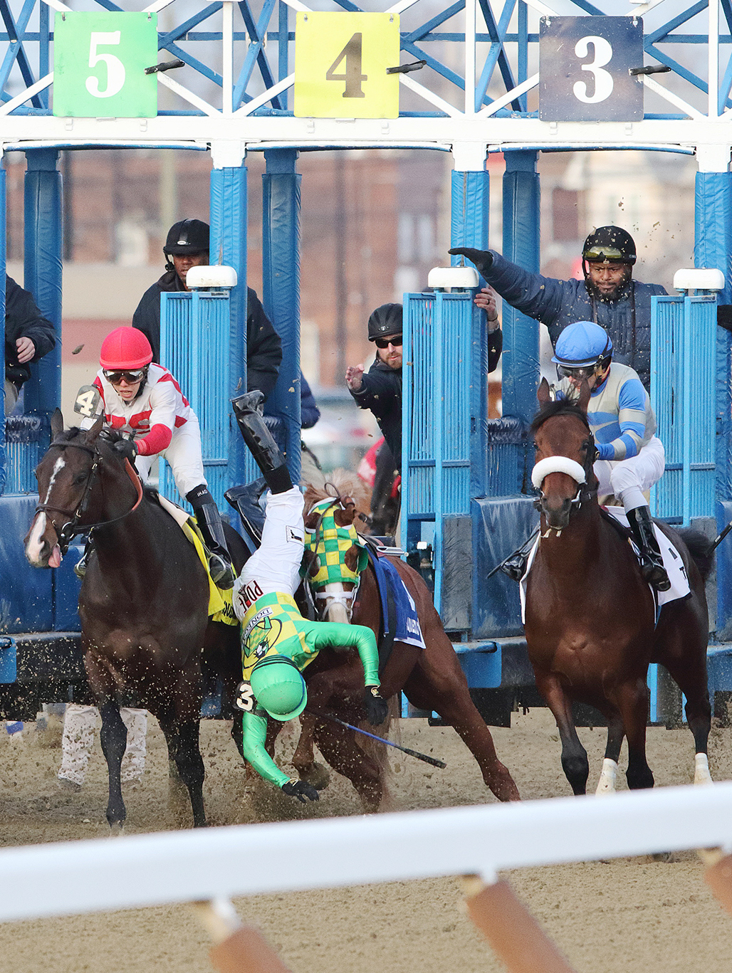 Donegal Moon unseats Manuel Franco at the start of the Jerome