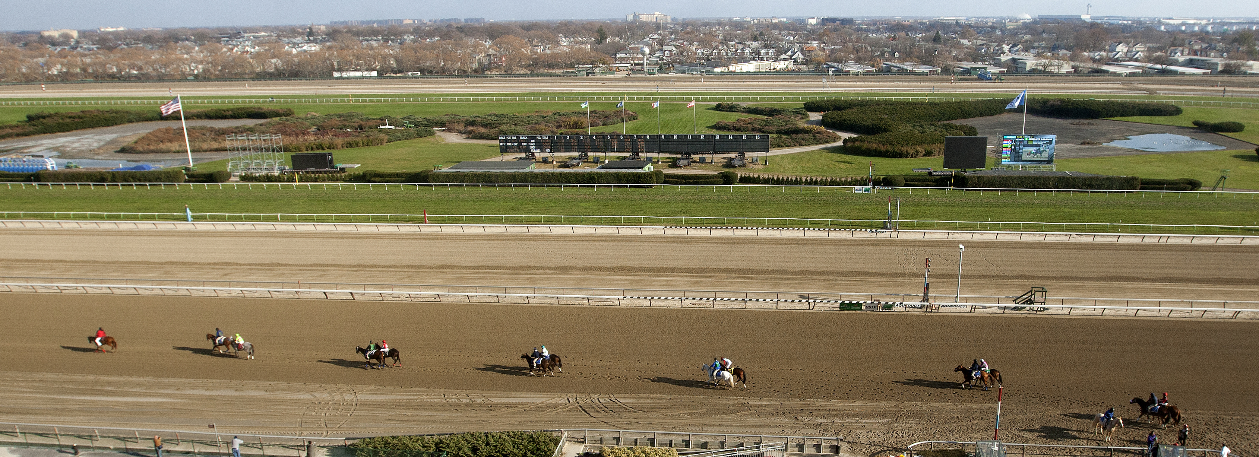 Aqueduct inner track