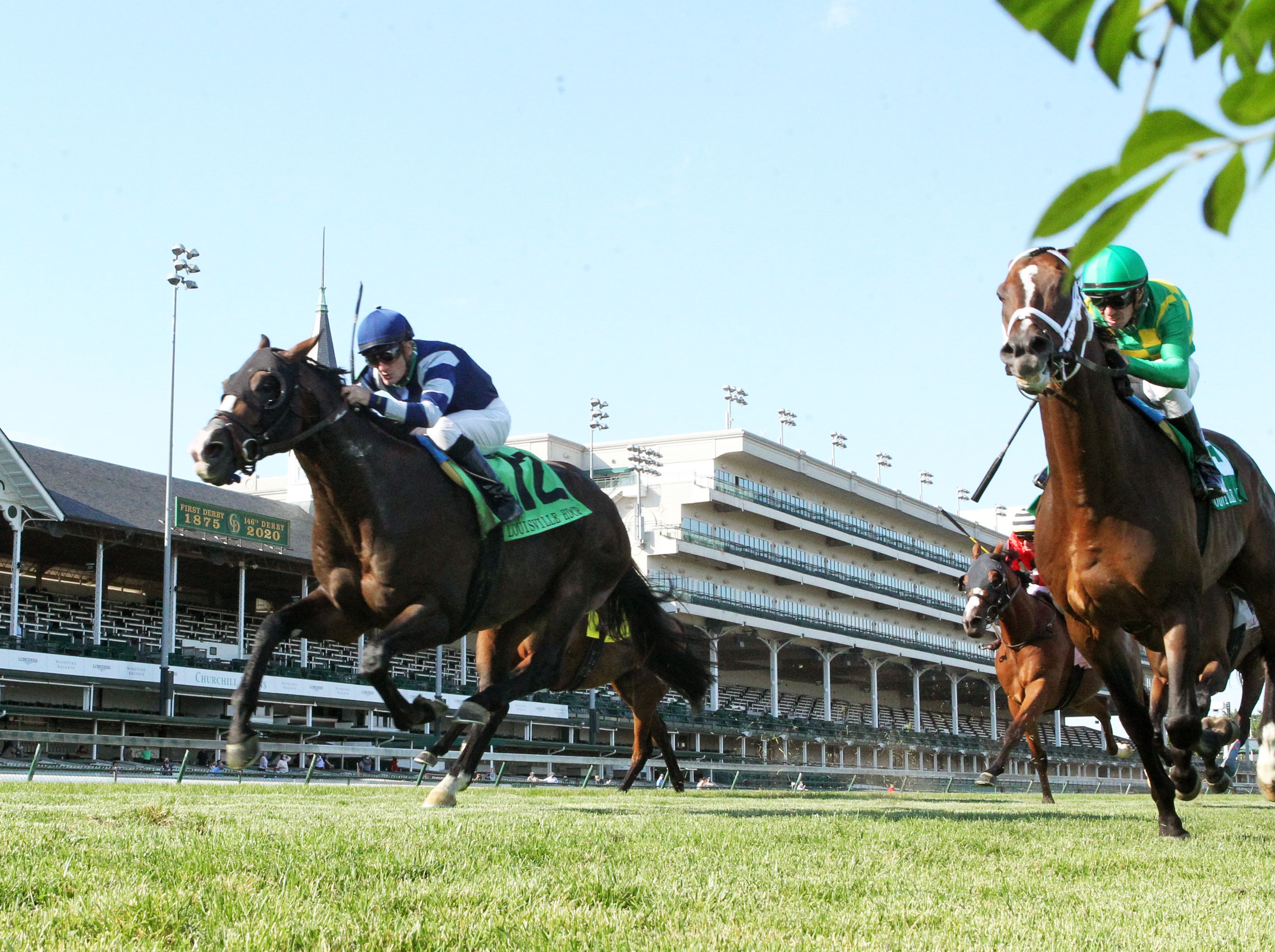 Admission Office (left) beats Arklow (right) in the Lousville Stakes. 6-13-2020.jpg