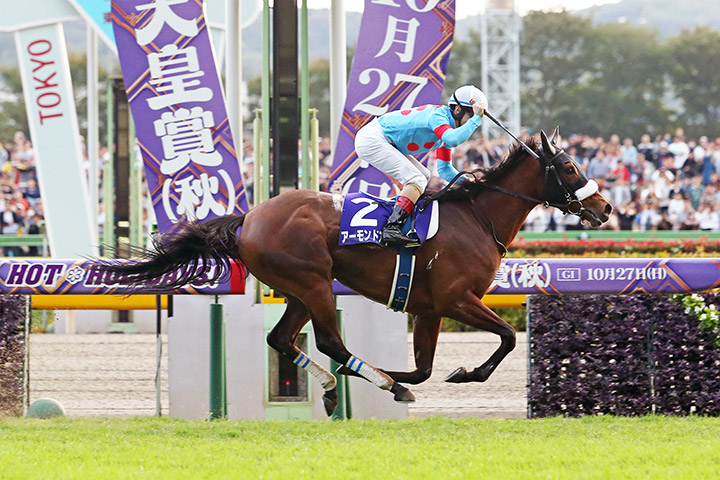 Almond Eye wins the 2019 Tenno Sho at Tokyo Racecourse