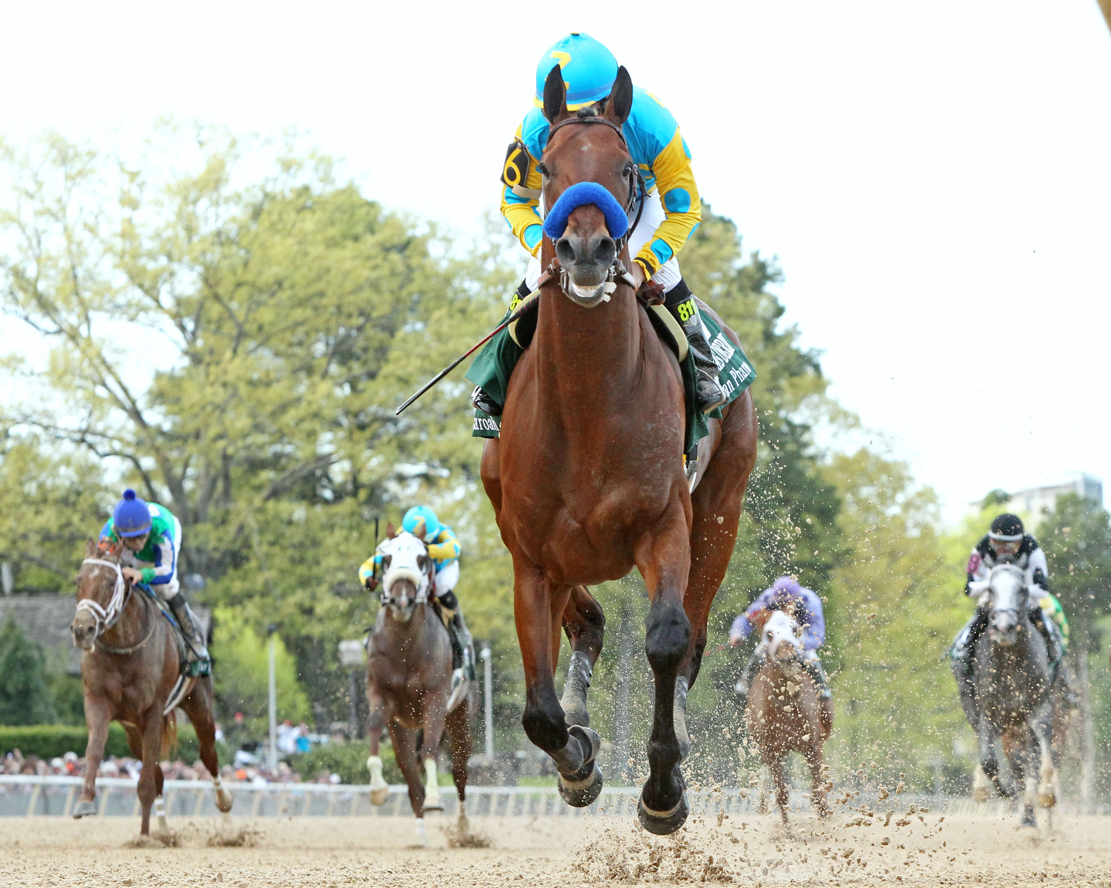 American Pharoah wins the Arkansas Derby