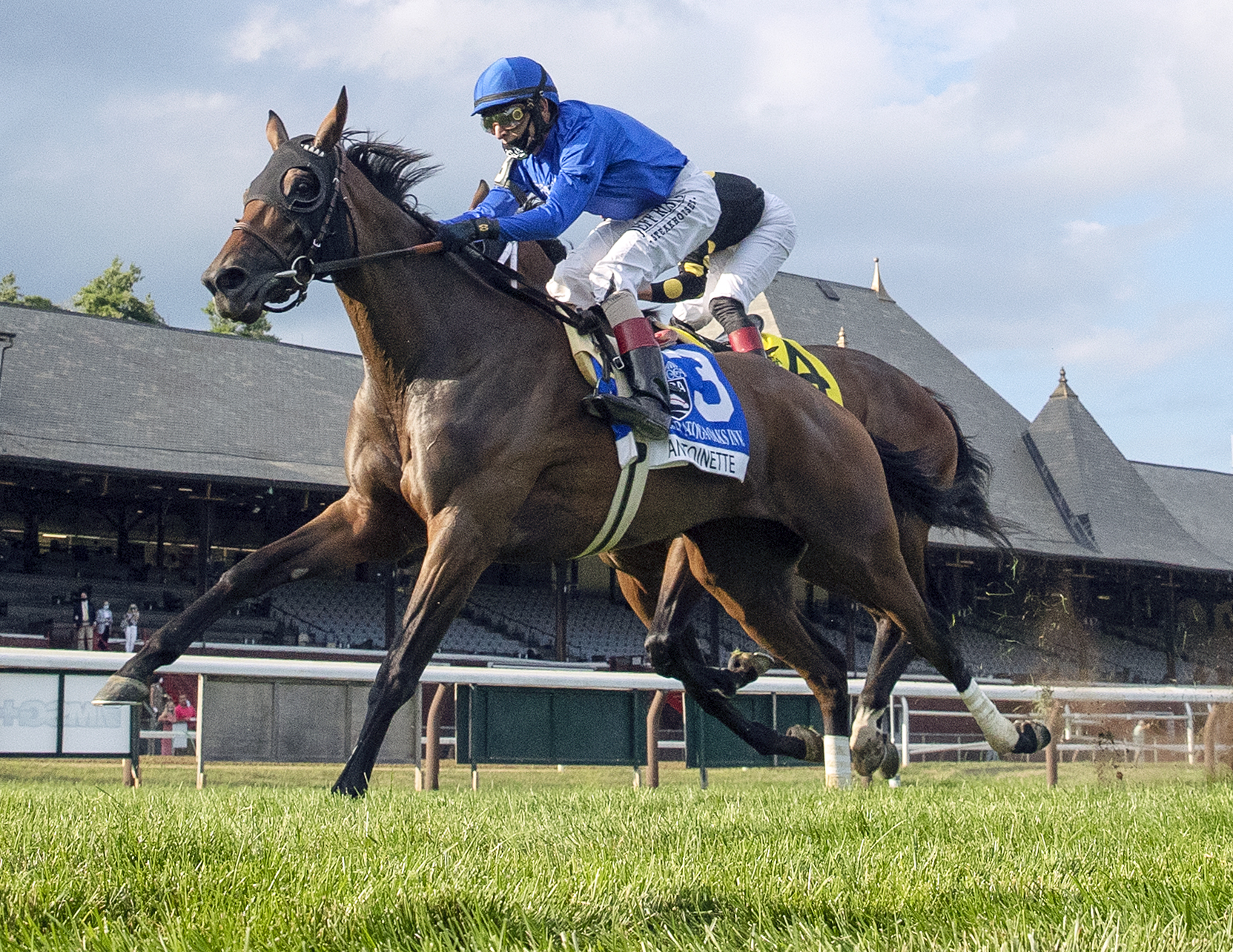 Antoinette se les vino de punta a punta en el Saratoga Oaks Invitational