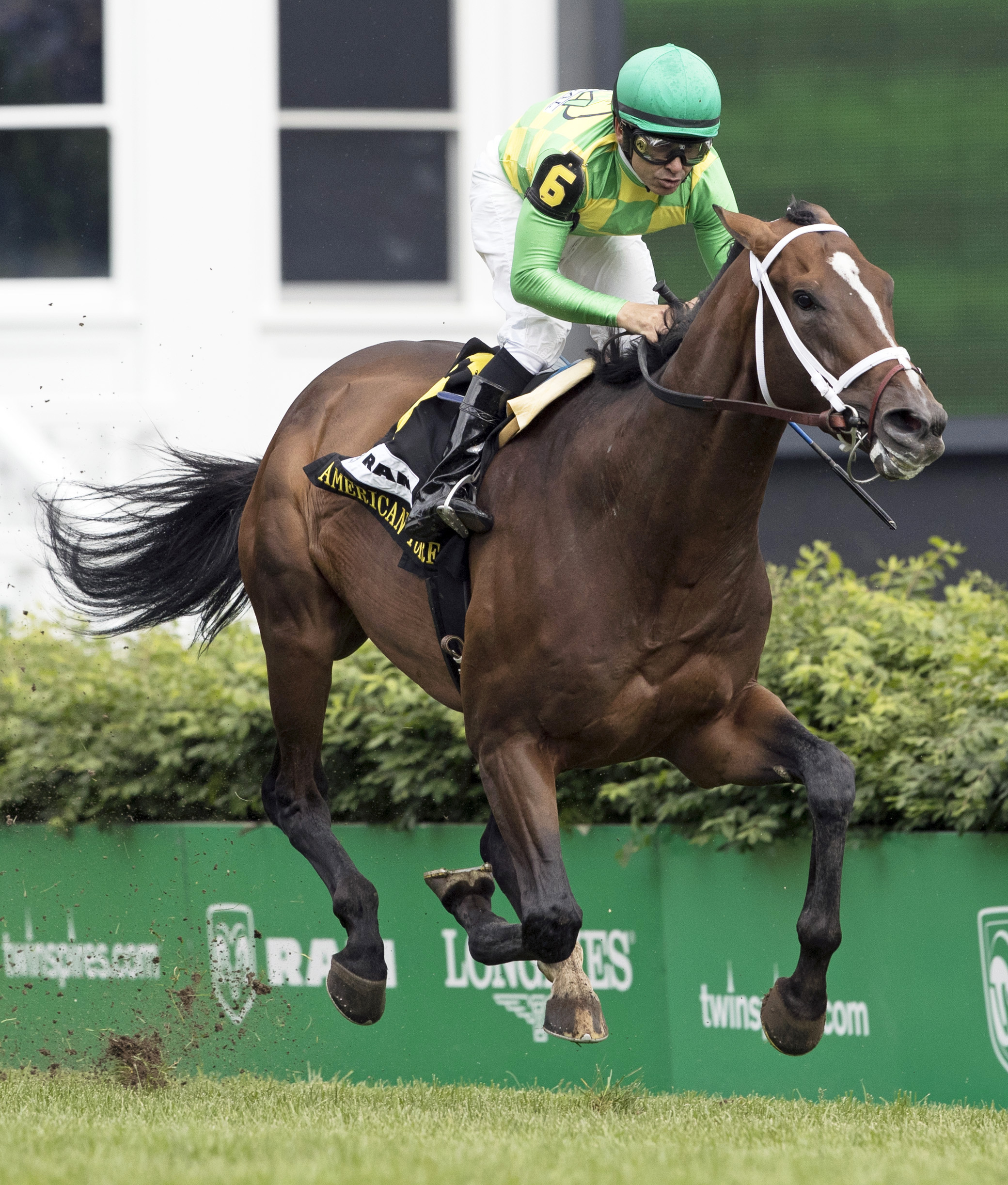 Arklow wins the 2017 American Turf Stakes