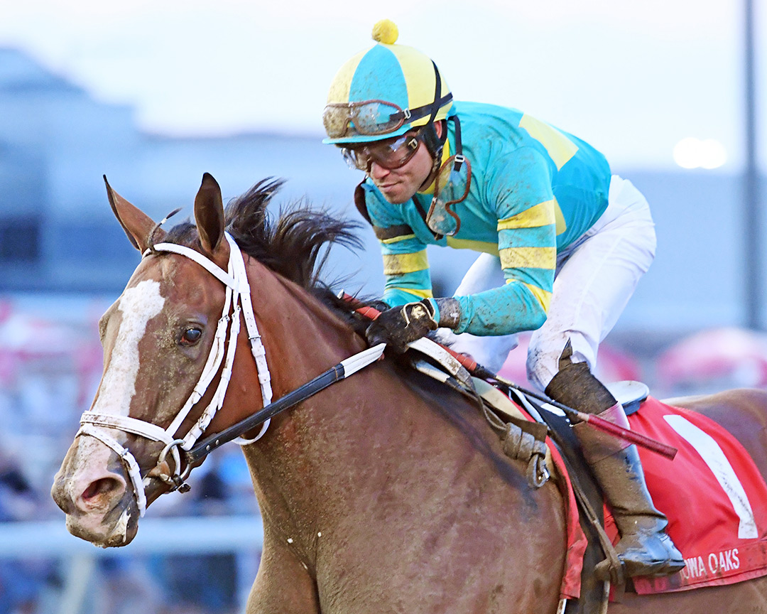 Army Wife wins the 2021 Iowa Oaks at Prairie Meadows