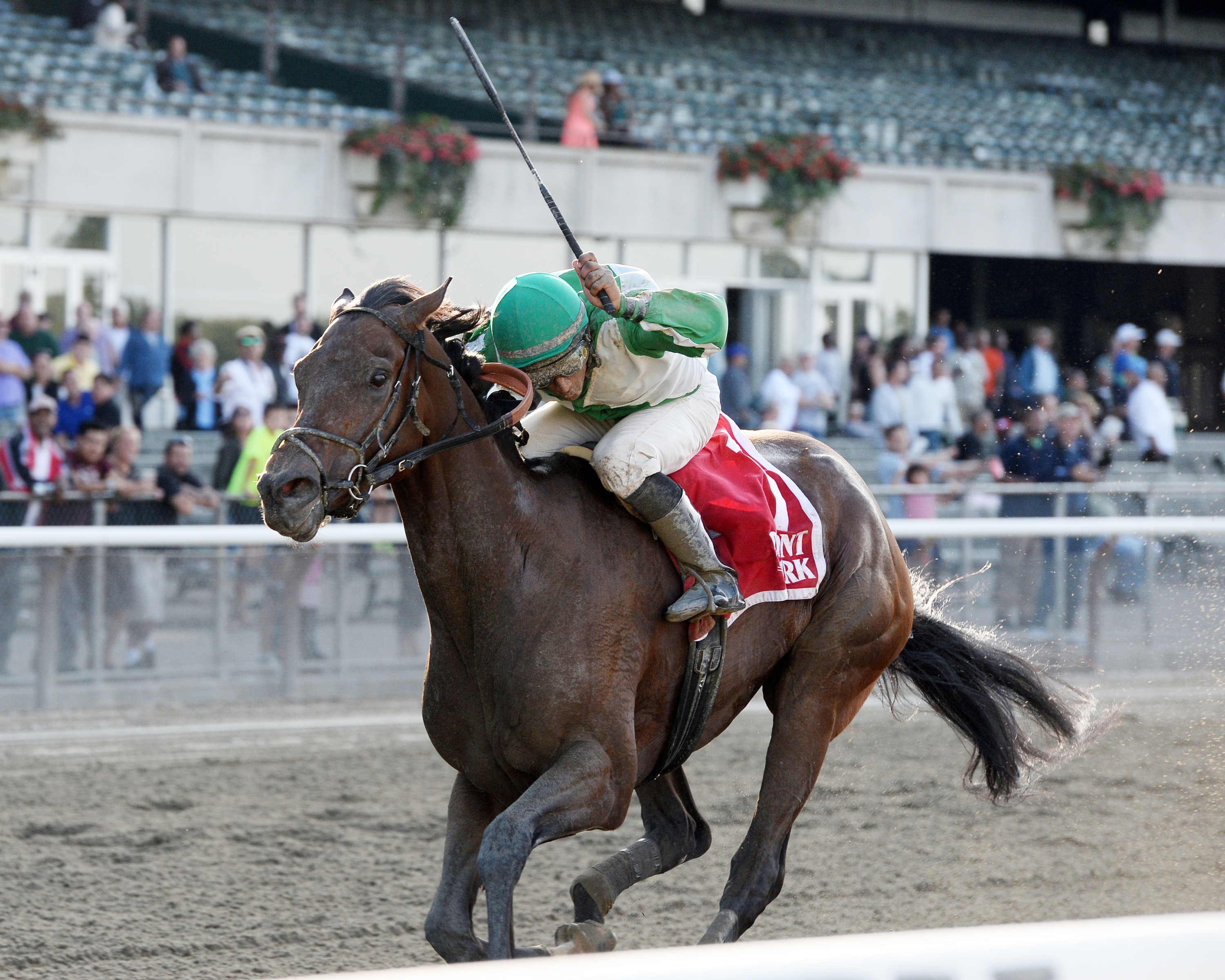 Artemis Agrotera wins the Gallant Bloom Handicap