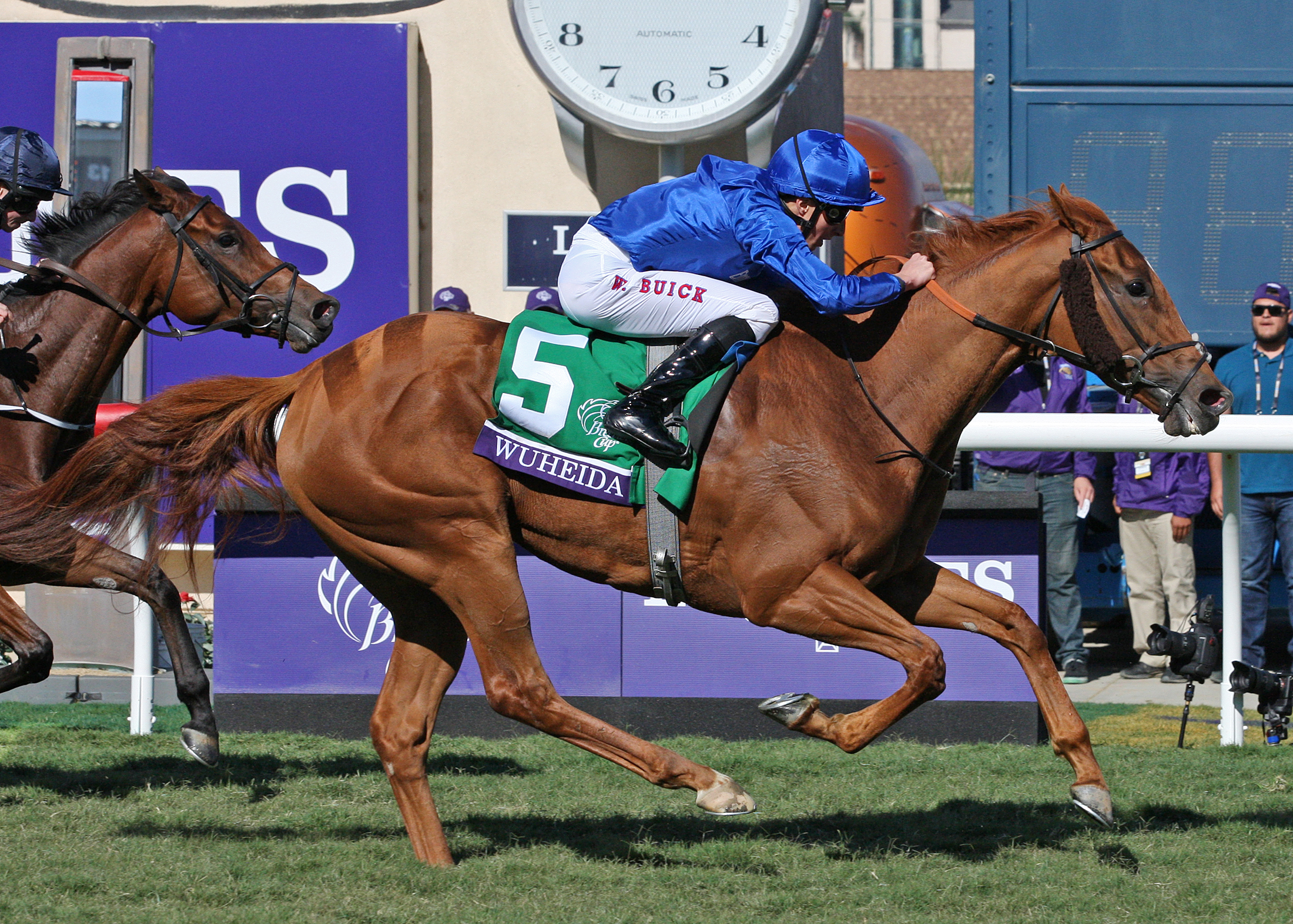 Wuheida wins the 2017 Breeders Cup Filly and Mare Turf