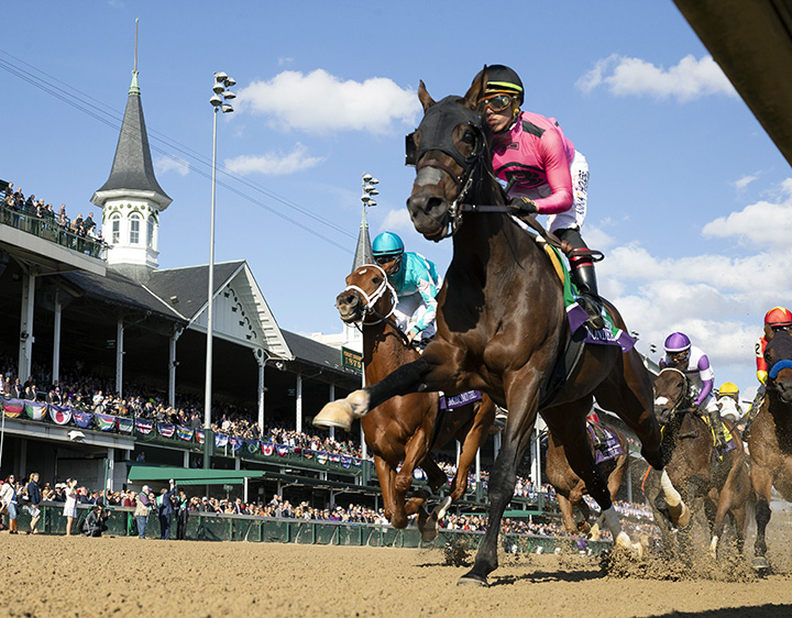 Wonder Gadot leads early in the Breeders Cup Distaff