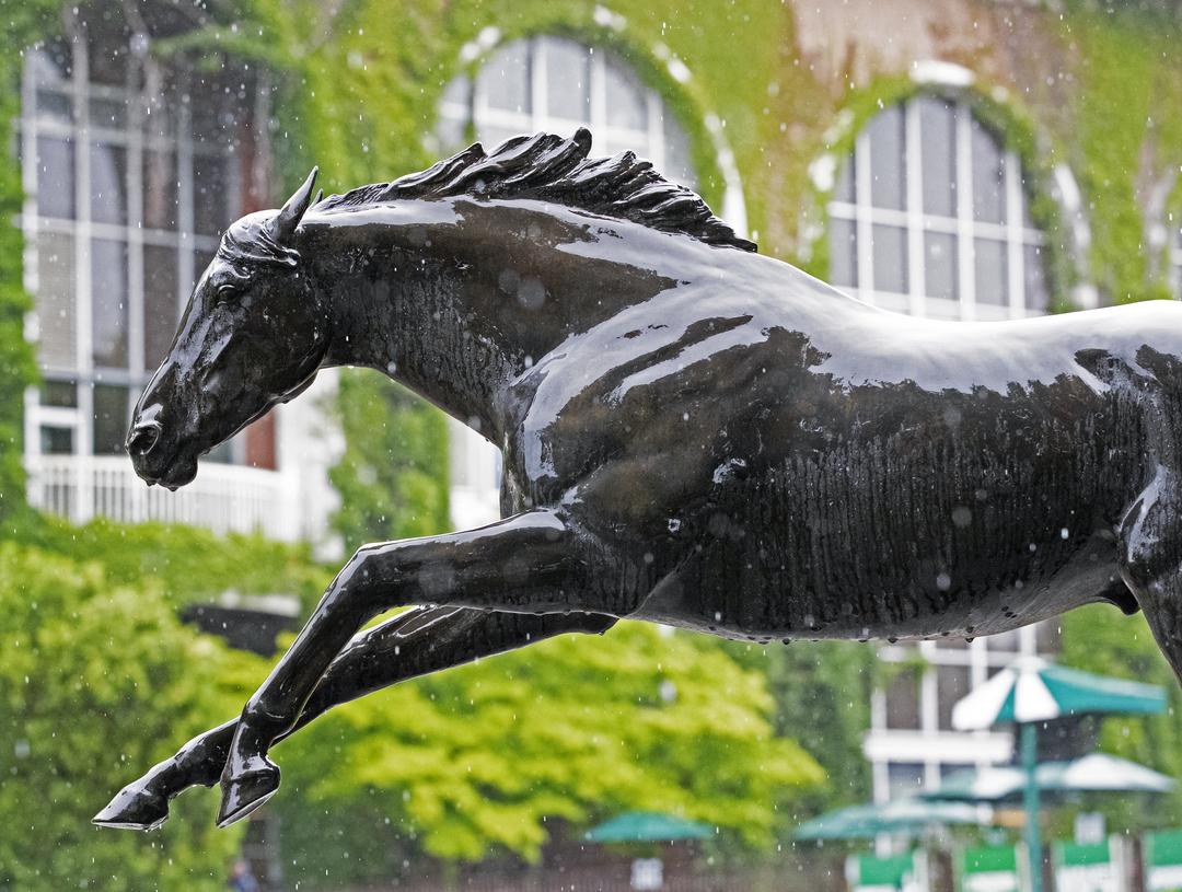 Belmont.Secretariat statue01.7-3-21