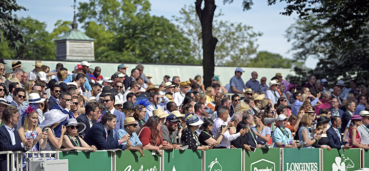 Crowd at Belmont Park