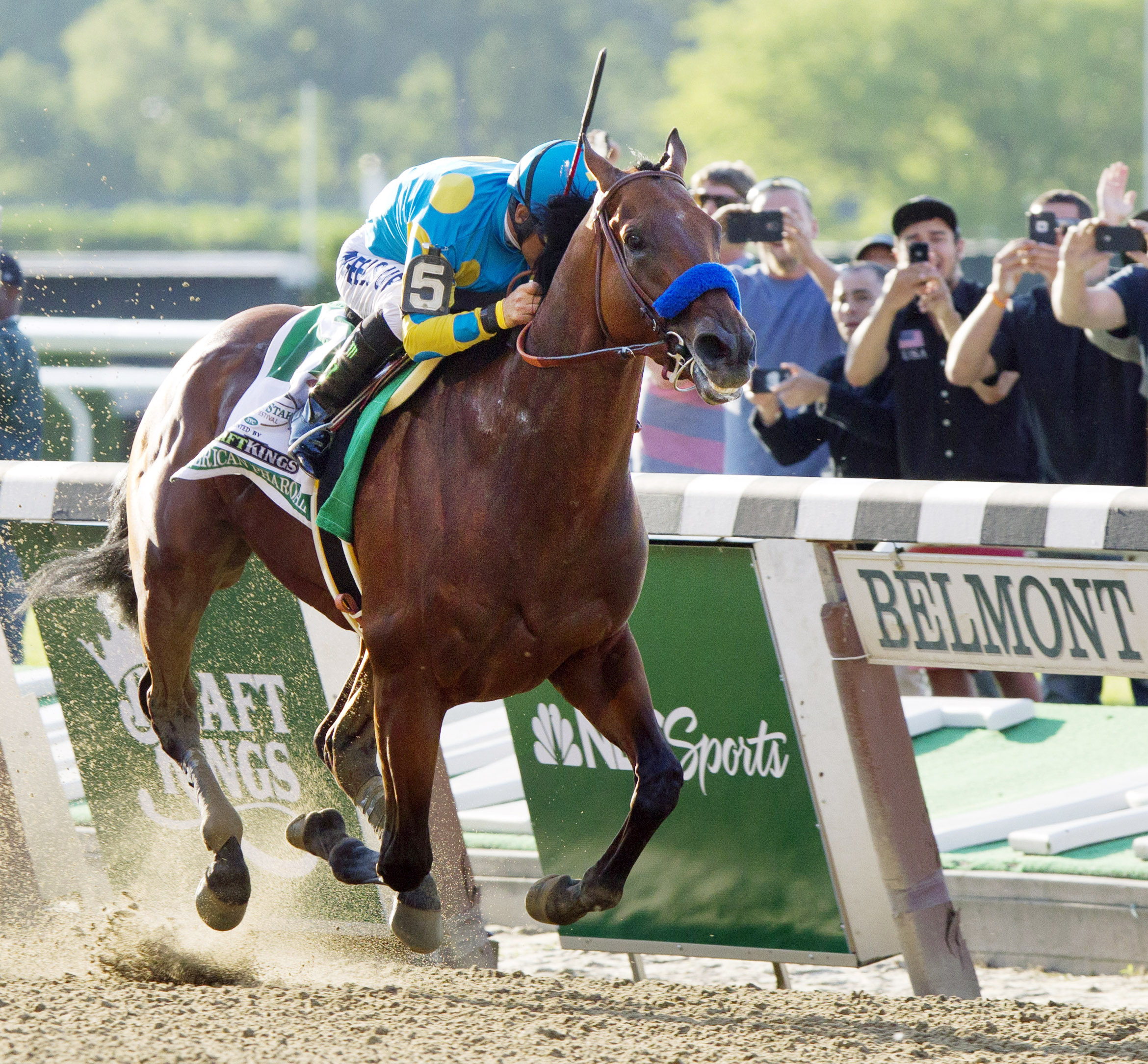 American Pharoah wins the Belmont Stakes