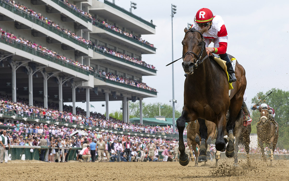 Backyard Heaven wins the 2018 Alysheba