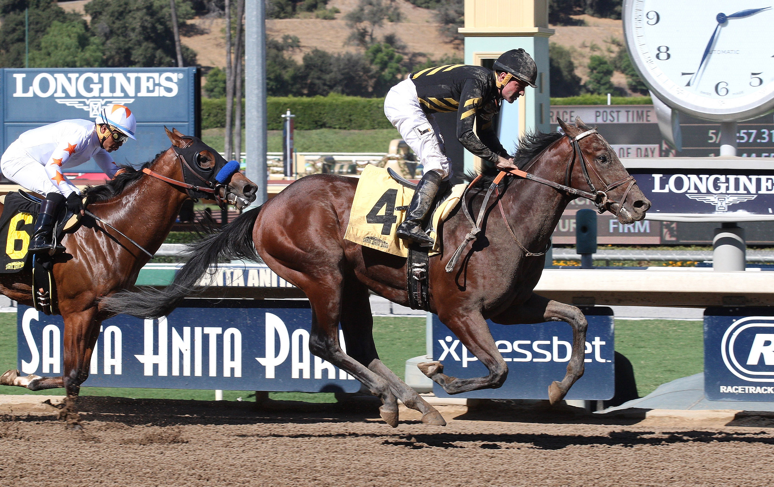 Beautiful Shot wins the 2017 Speakeasy Stakes
