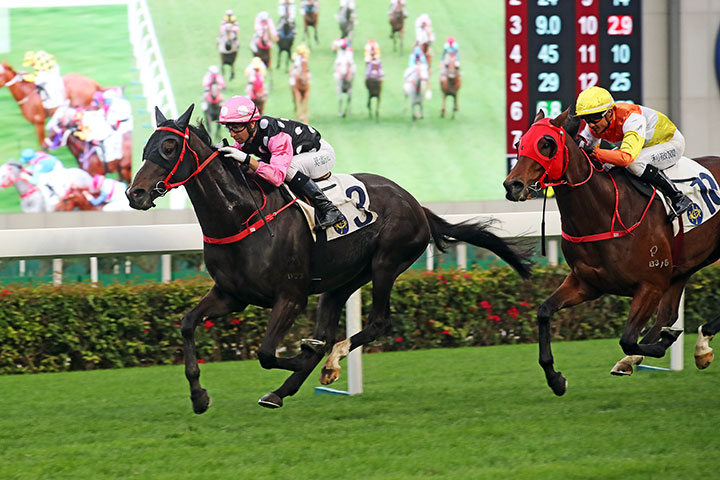 Beauty Legacy wins the 2020 Broadwood Handicap at Sha Tin Racecourse