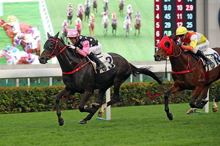 Beauty Legacy wins the 2020 Broadwood Handicap at Sha Tin Racecourse