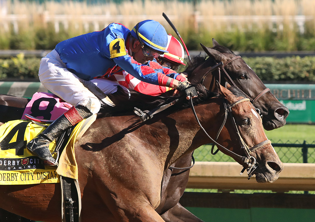 Bell's the One (left) beats Serengeti Empress in the 2020 Derby City Distaff at Churchill Downs