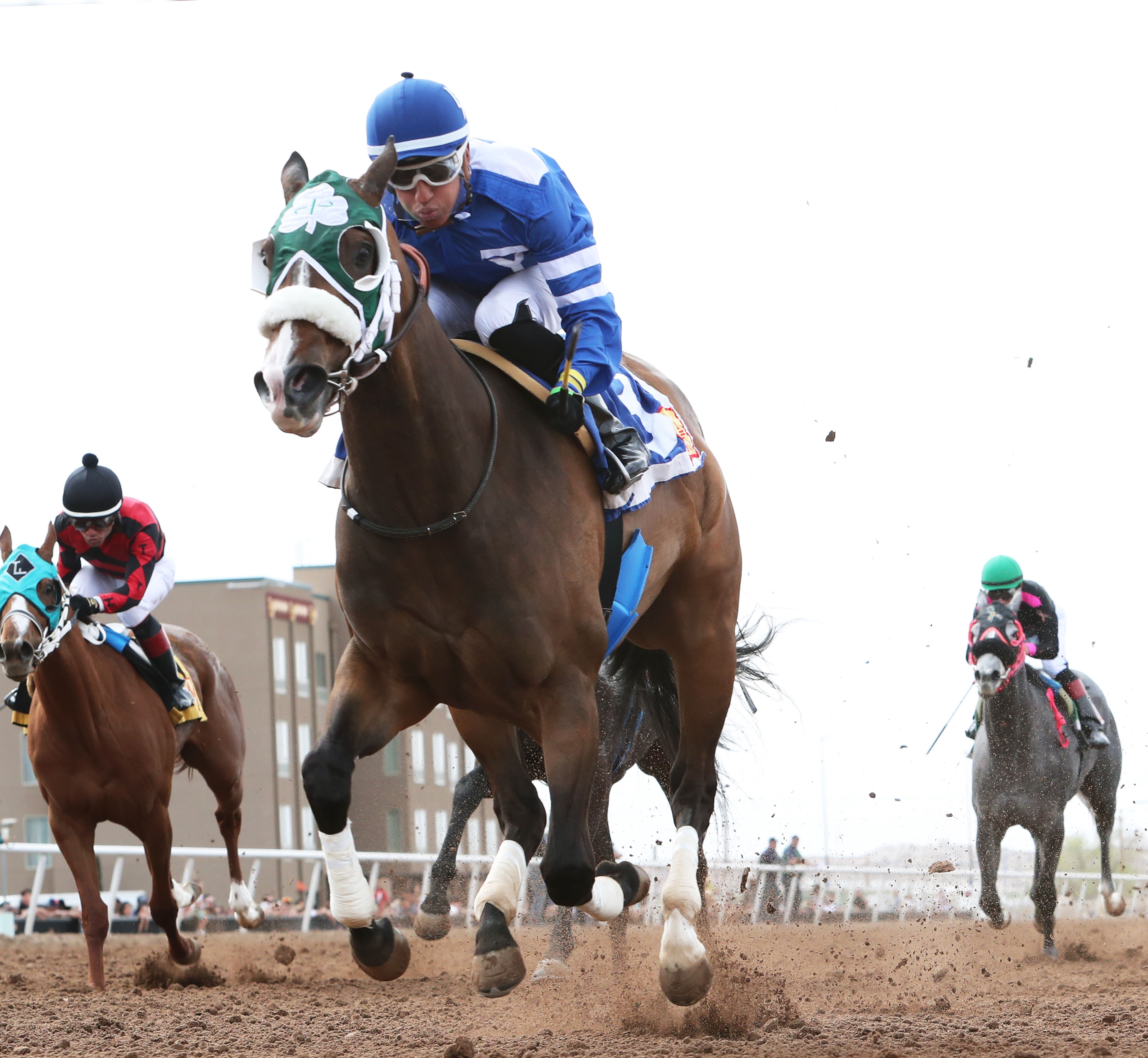 Bella Dona wins N.M. Breeders Oaks at SUN March 27 2022