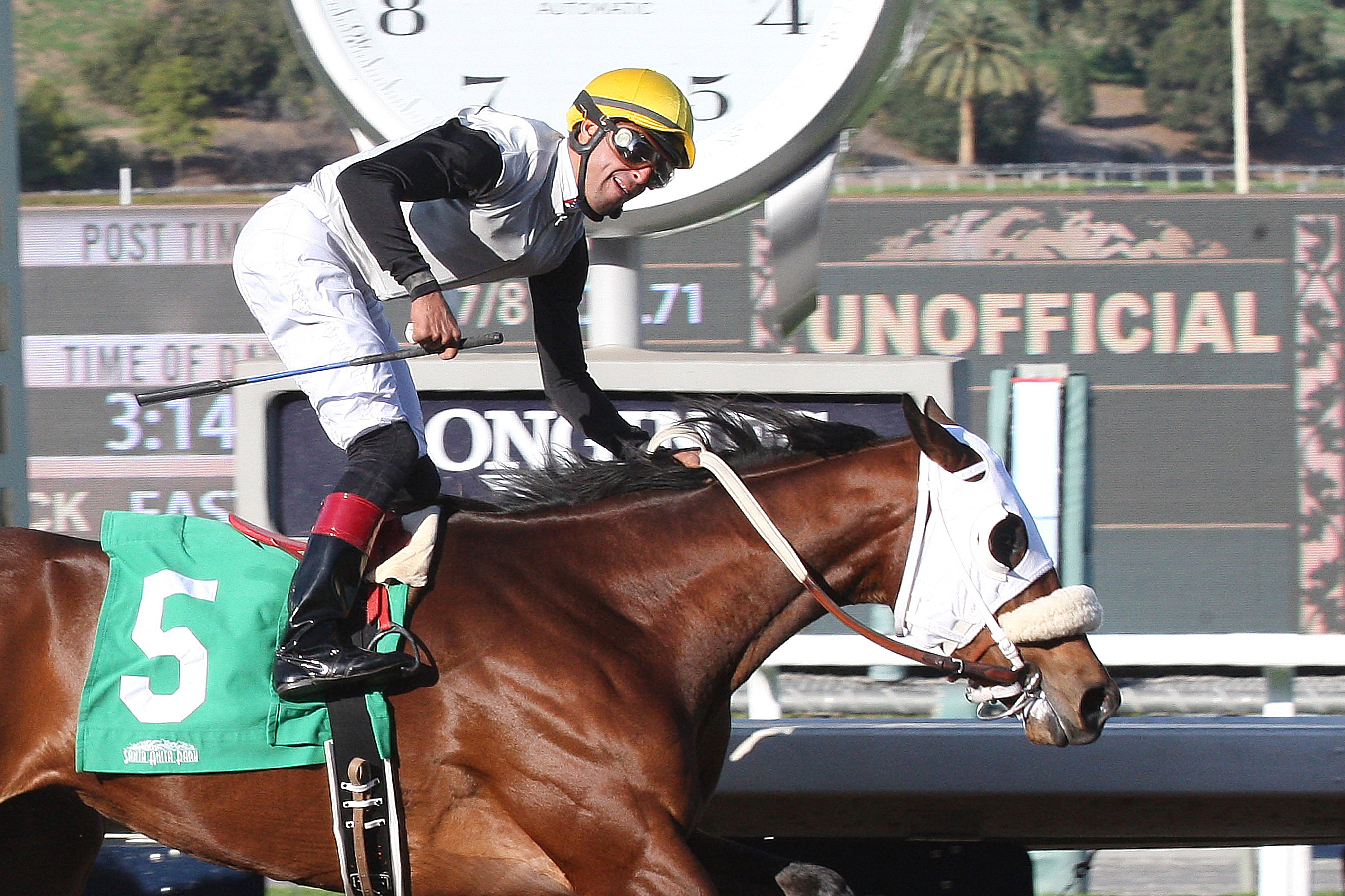 Bistraya wins a 2016 maiden race