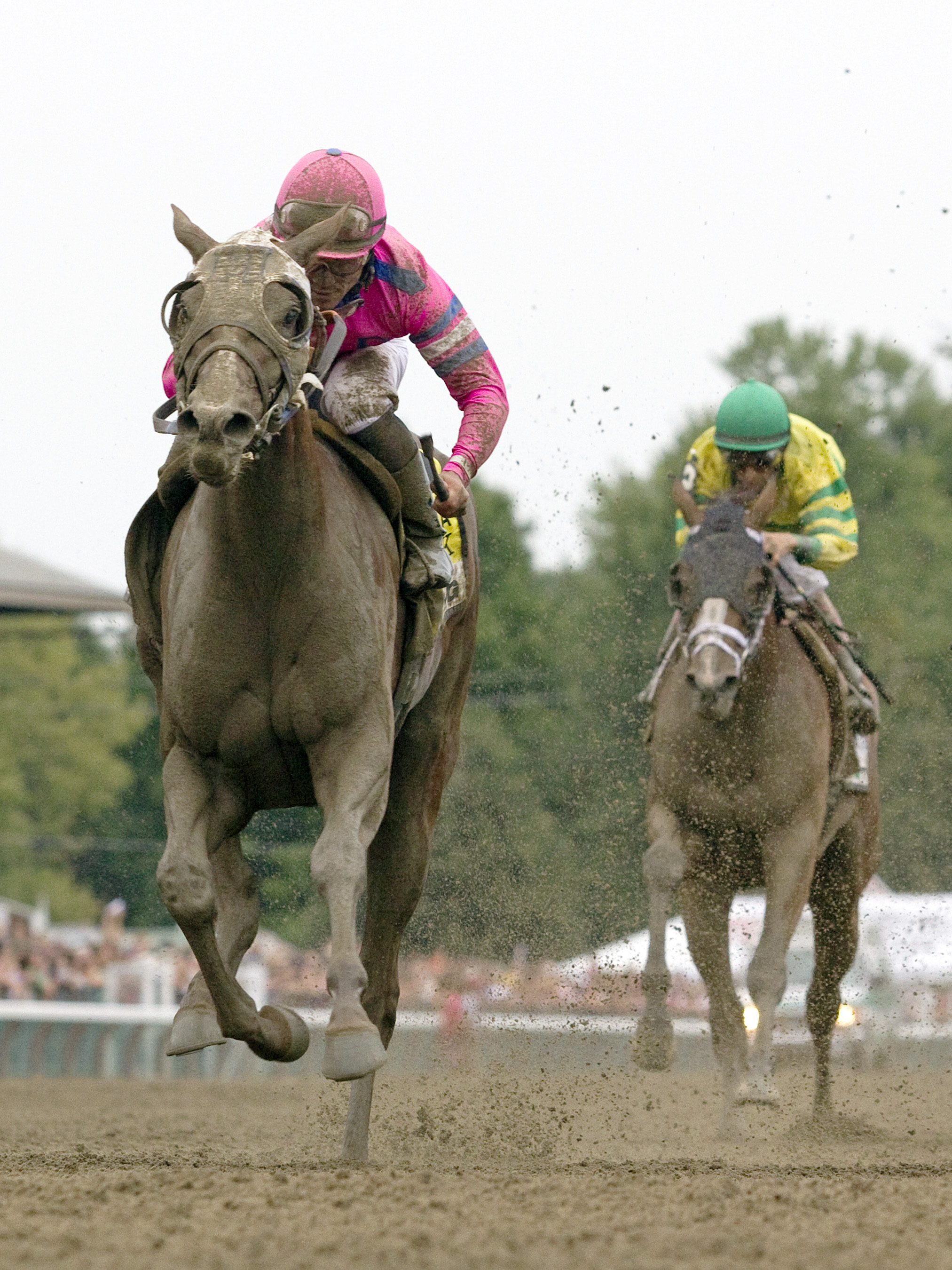 Blind Luck wins the 2010 Alabama Stakes