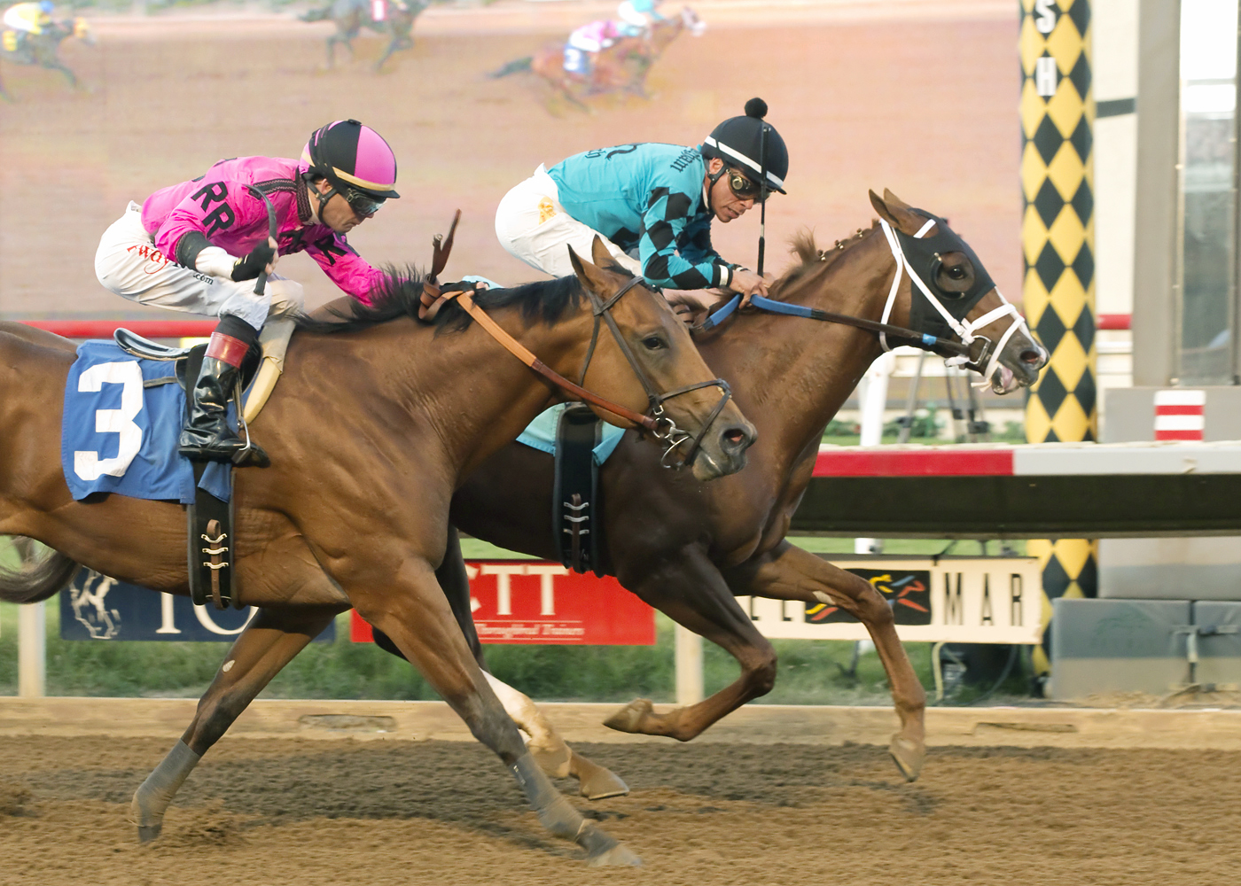 Bobby Abu Dhabi wins a maiden race