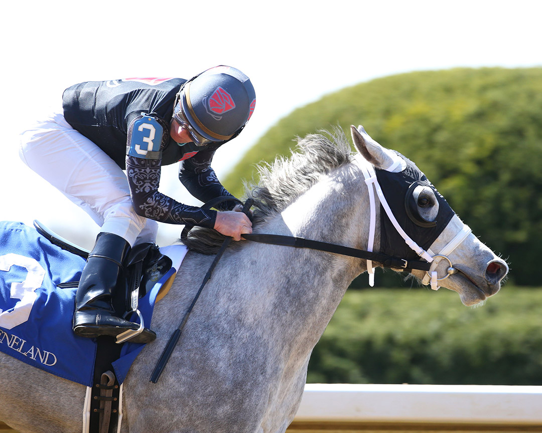 Bohemian Frost wins an April 2 maiden race at Keeneland