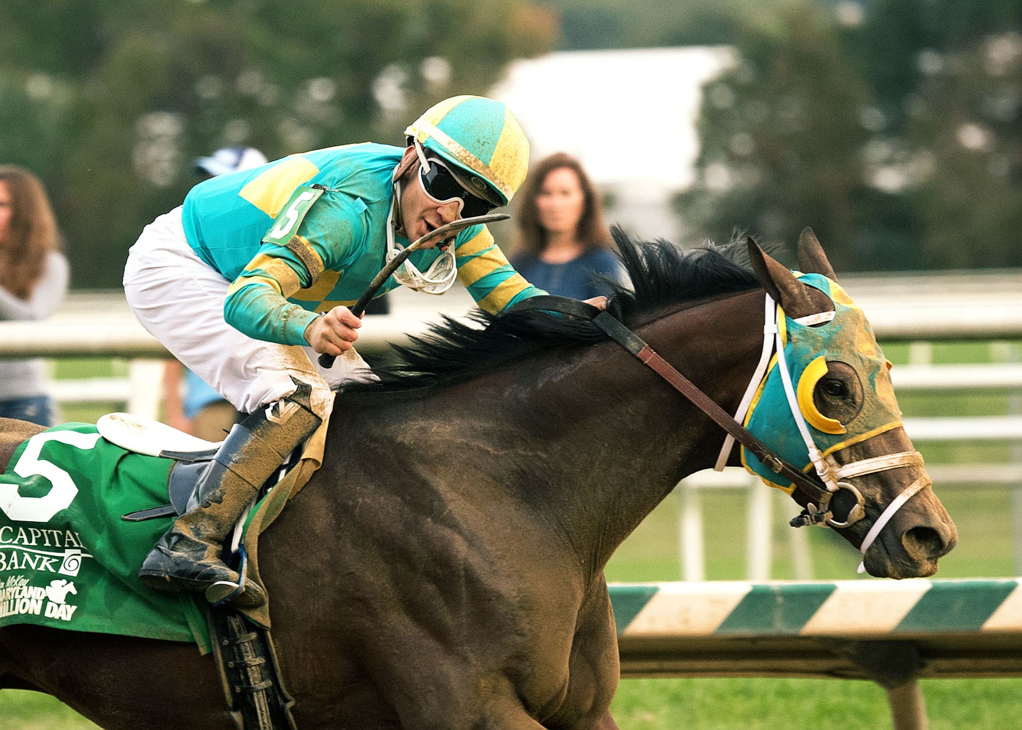 Bonus Points wins the 2017 Maryland Millions Classic
