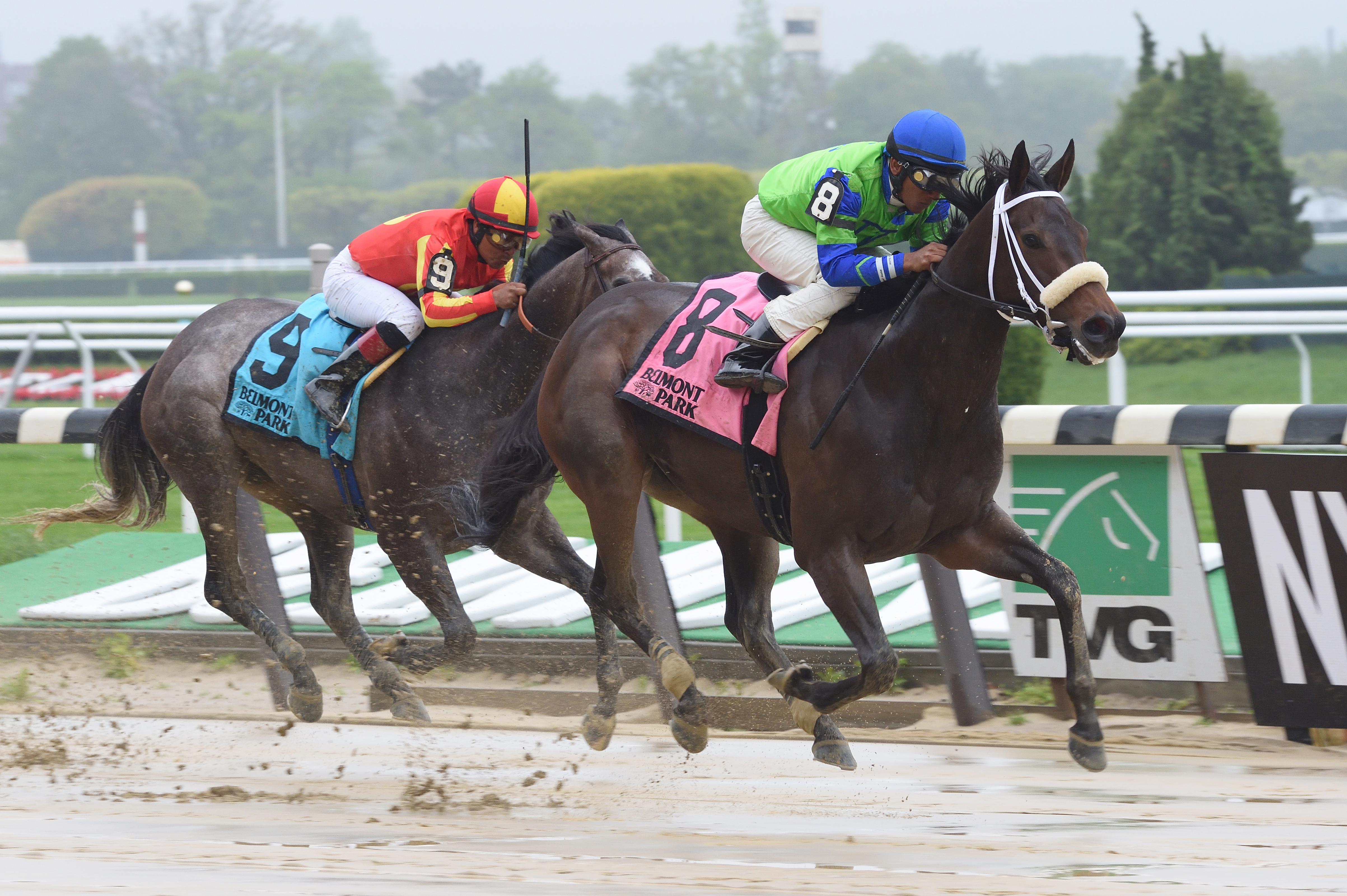By the Moon wins the Vagrancy Handicap