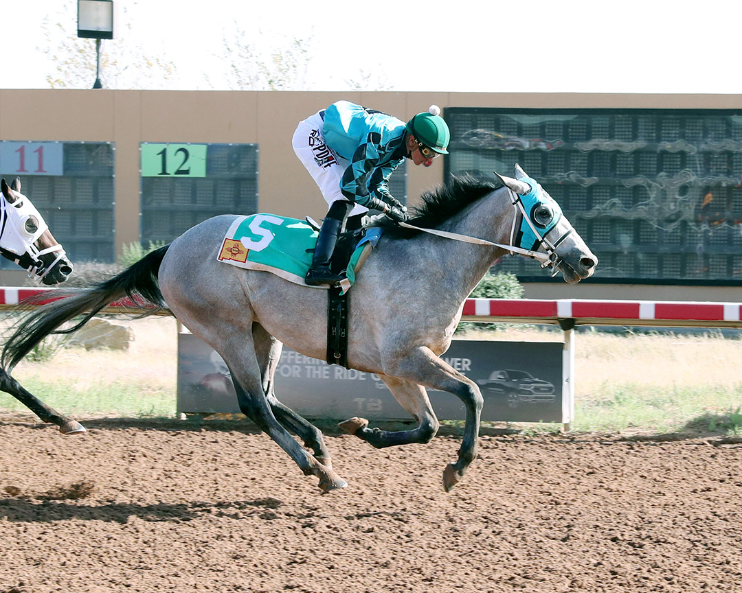 Bye Bye Bobby wins the 2021 Zia Park Juvenile Stakes at Zia Park