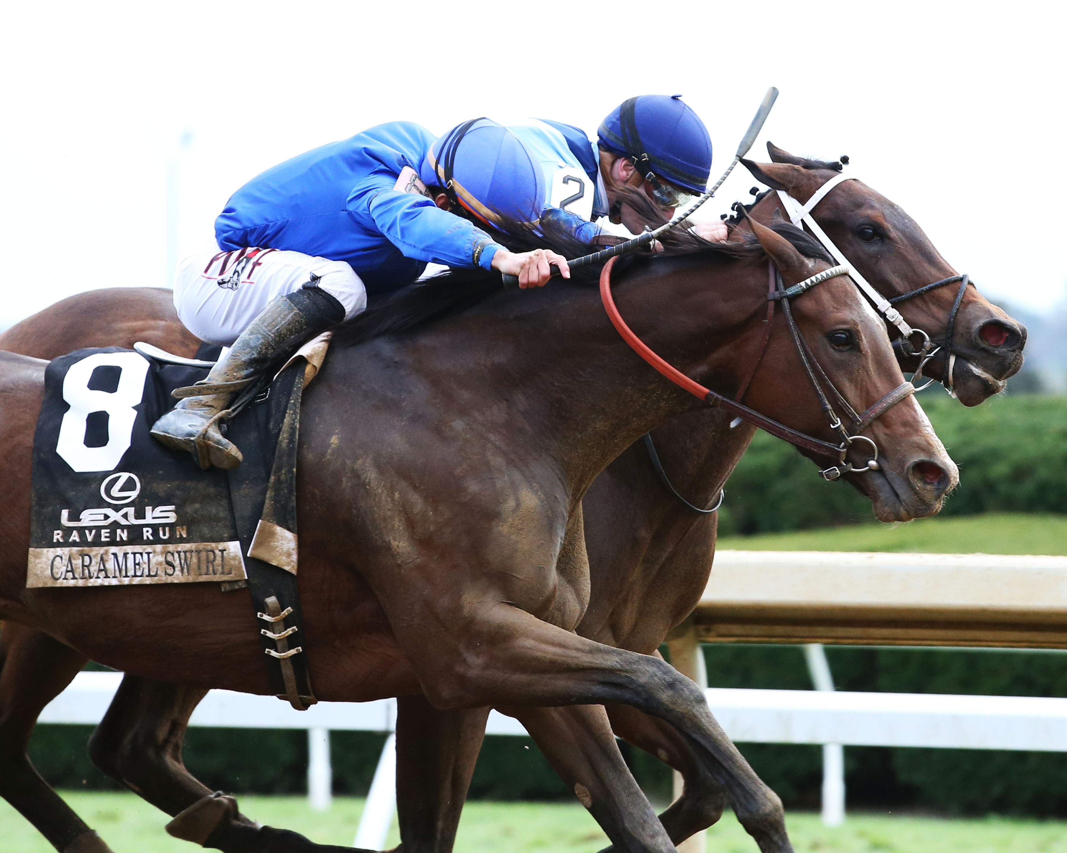 Caramel Swirl wins Raven Run 10-23-2021