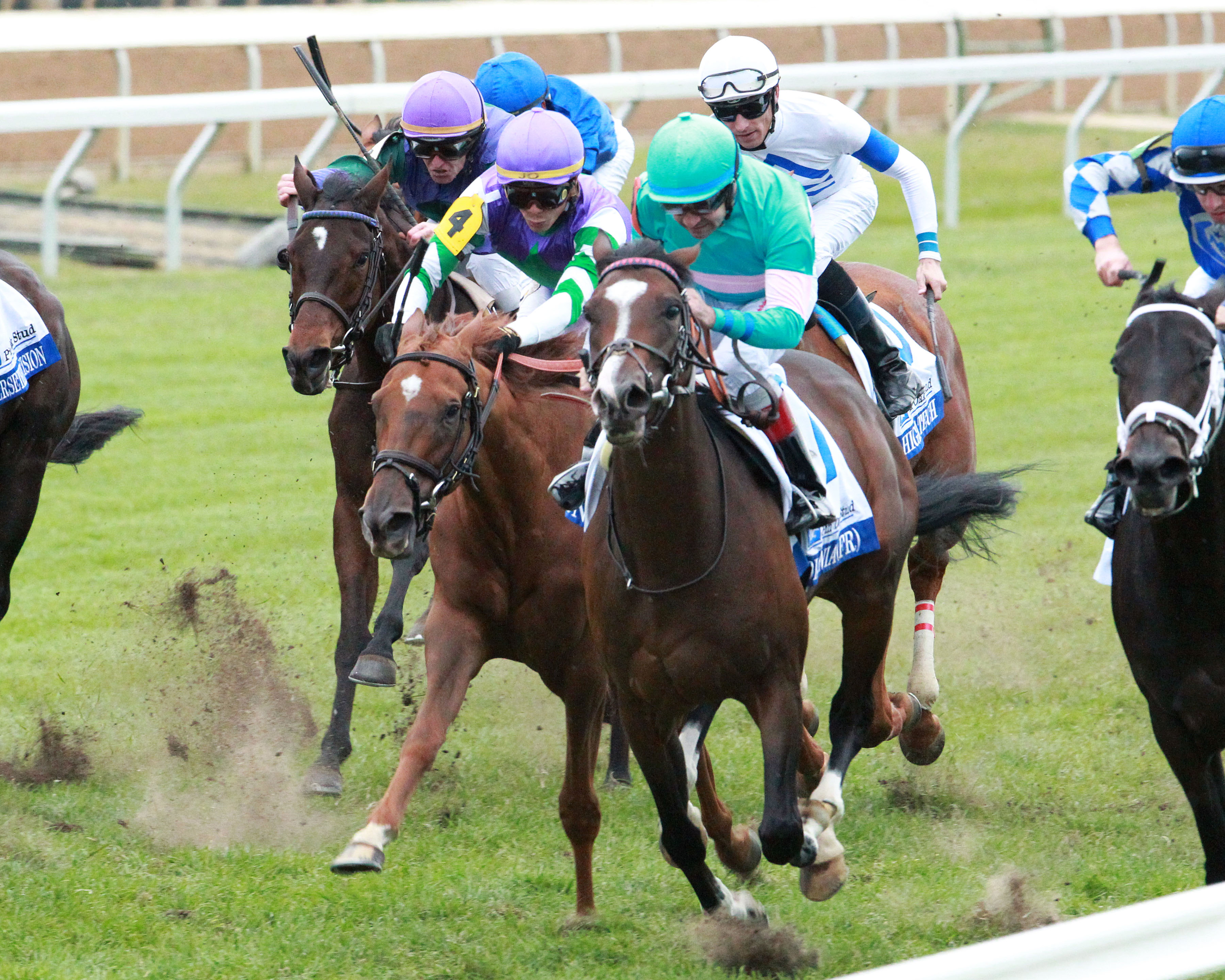 Colonia wins 2018 Valley View Stakes