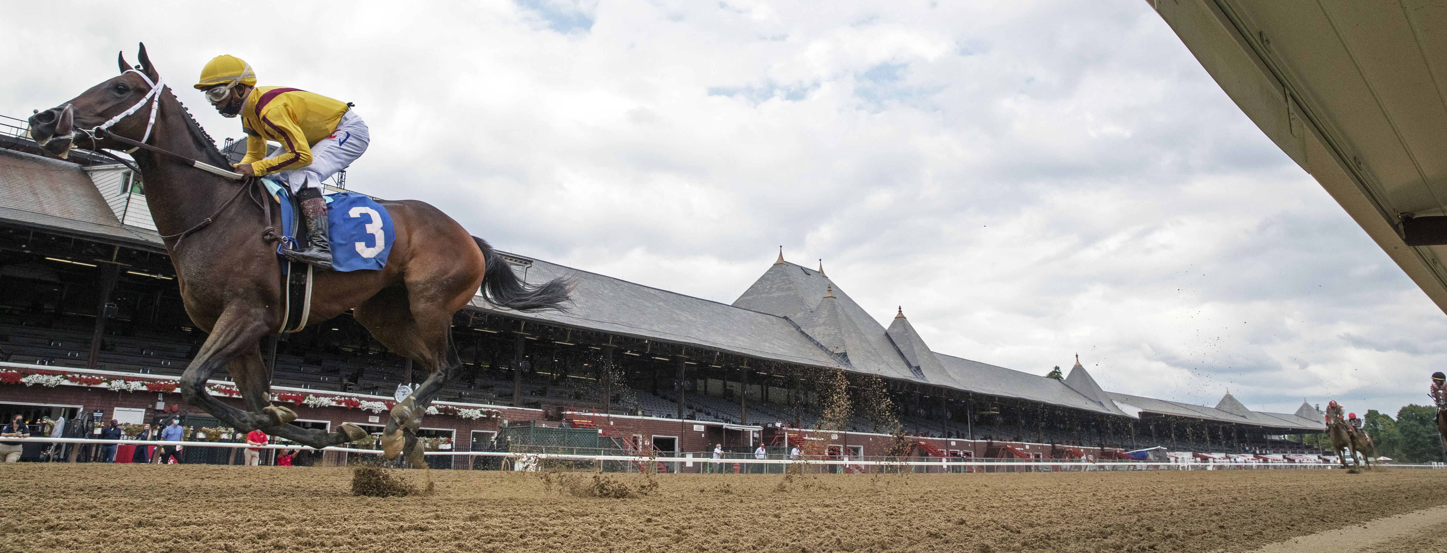 Cantata wins at Saratoga 8-16-2020
