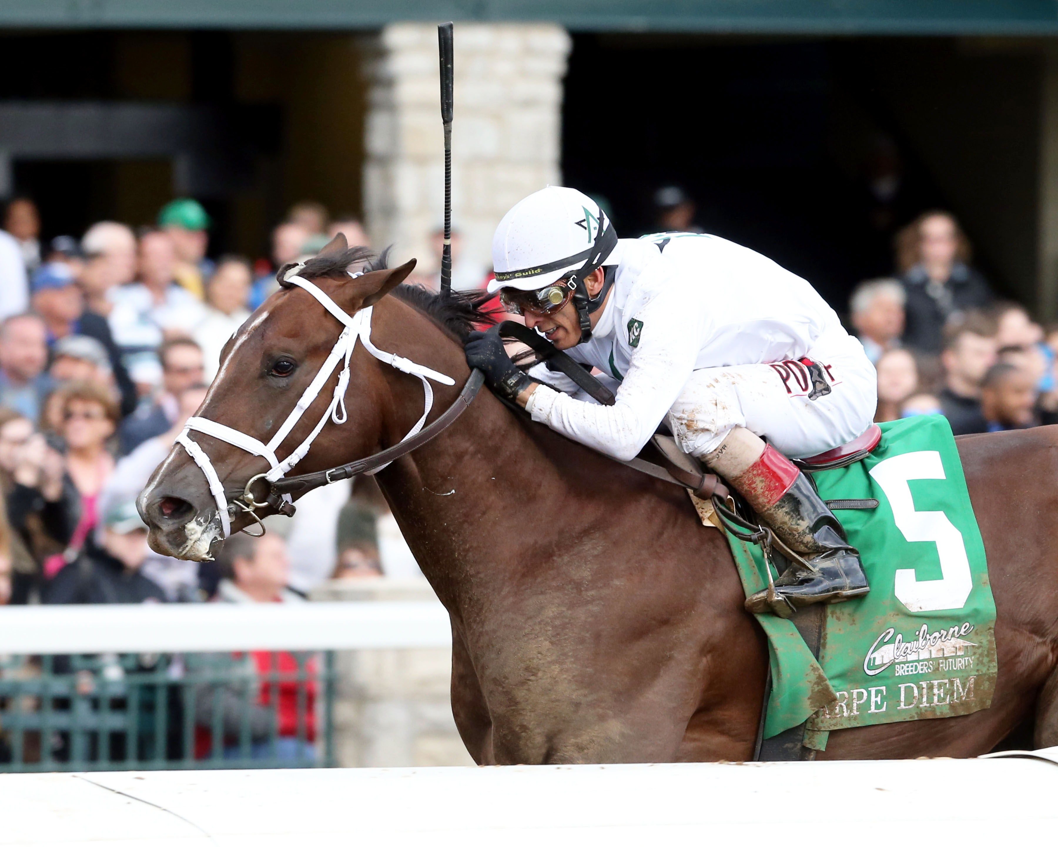 Carpe Diem wins the Breeders' Futurity