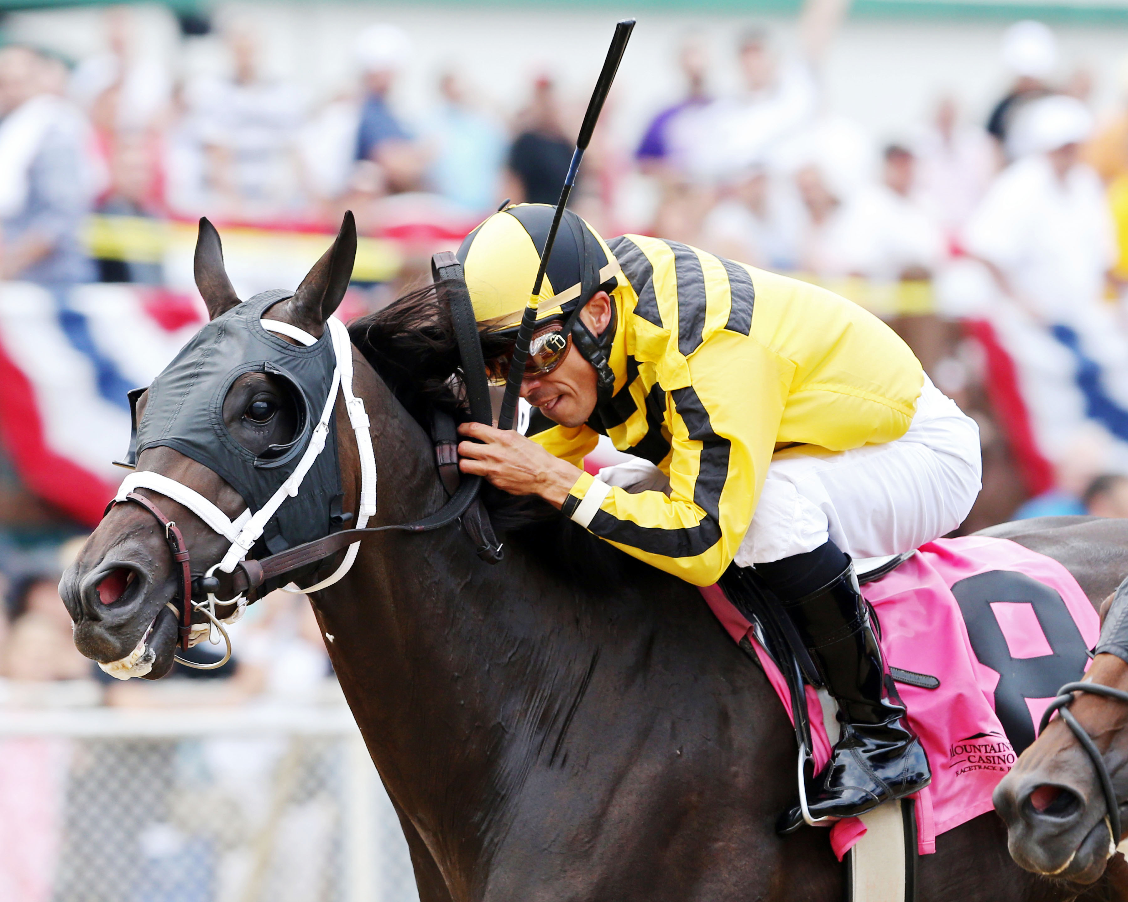 Carve wins the West Virginia Governor's Stakes