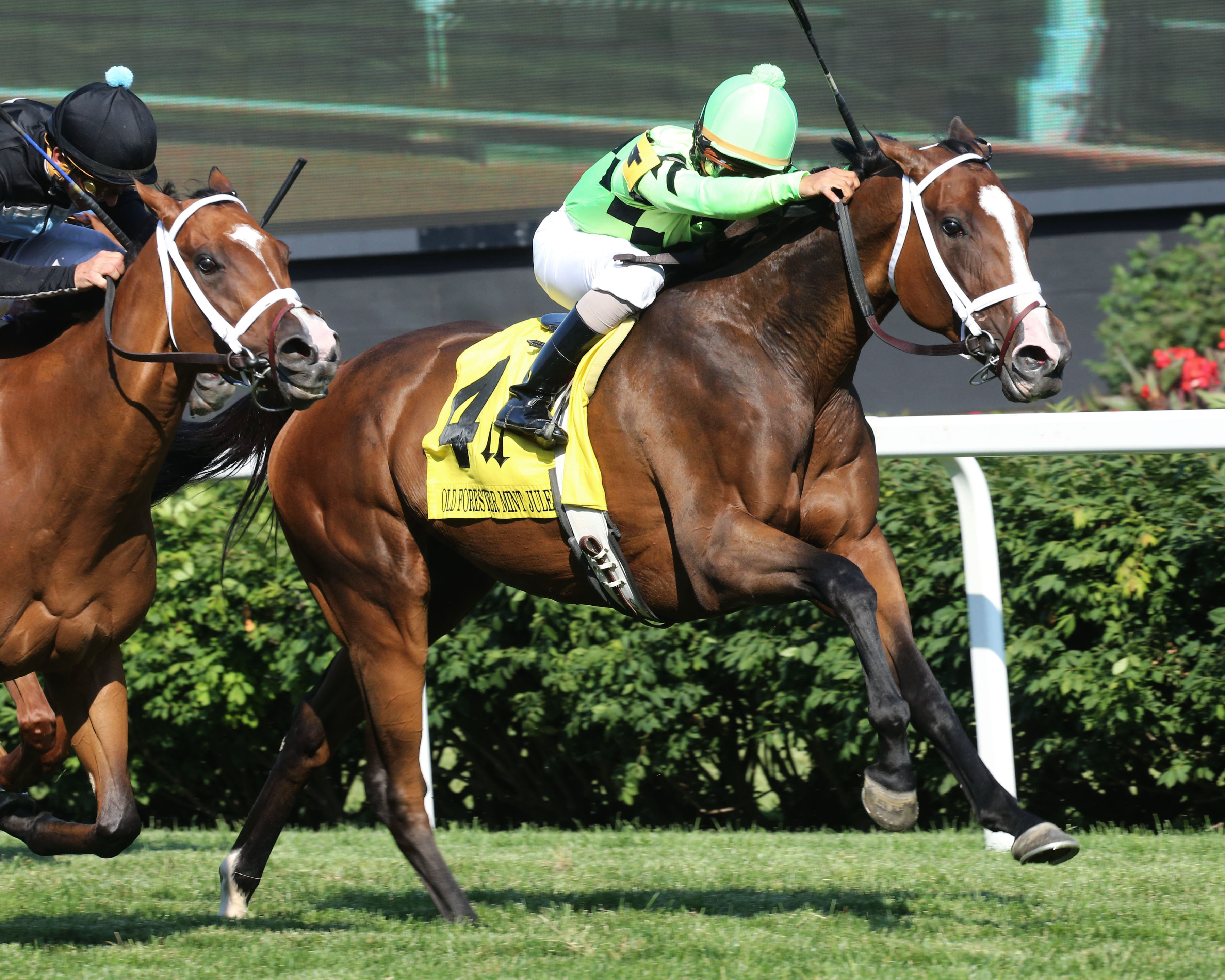 Cash Control wins the Mint Julep Handicap