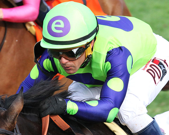 Javier Castellano wins the Jenny Wiley with Rushing Fall