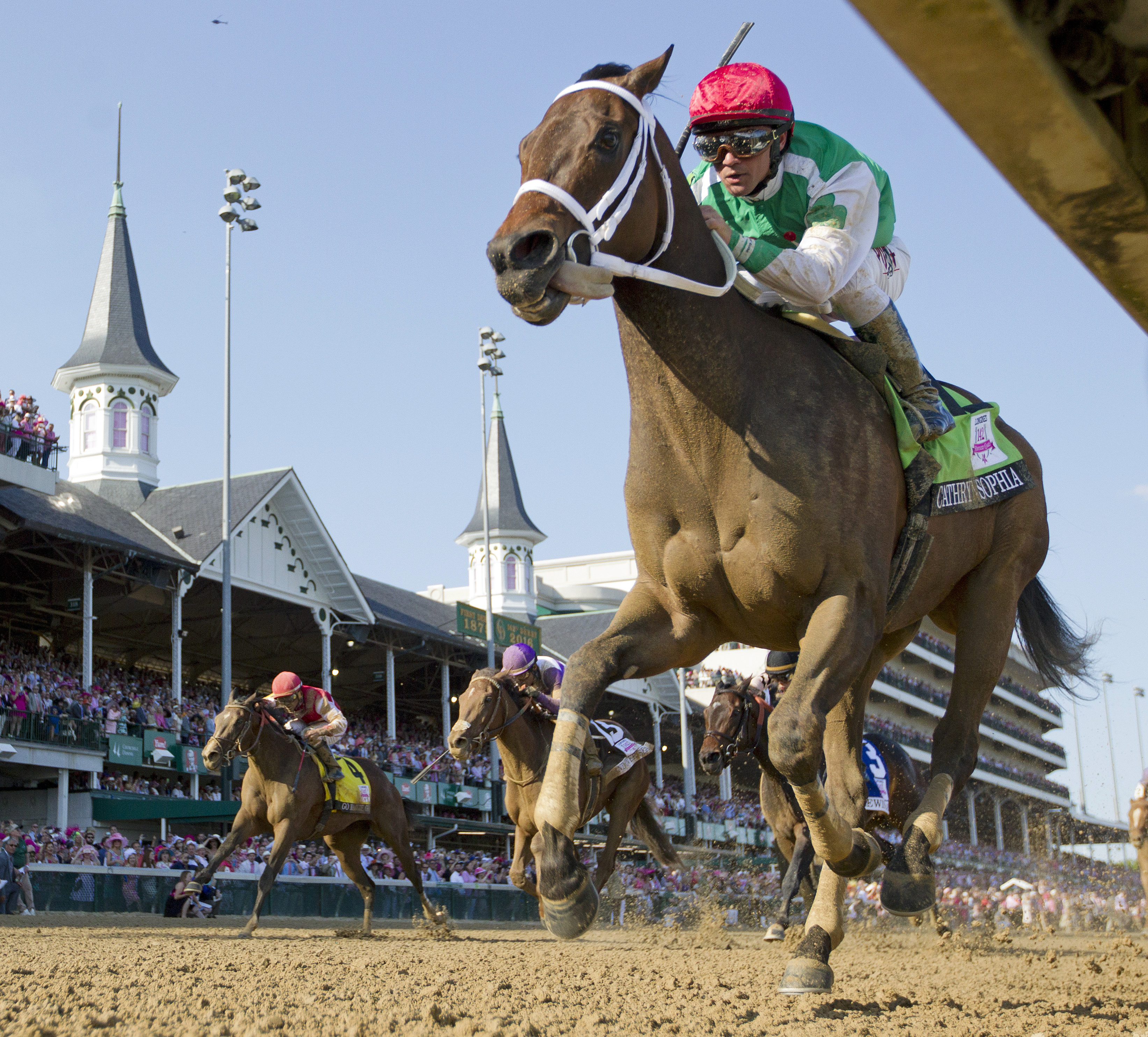 Cathryn Sophia wins the Kentucky Oaks