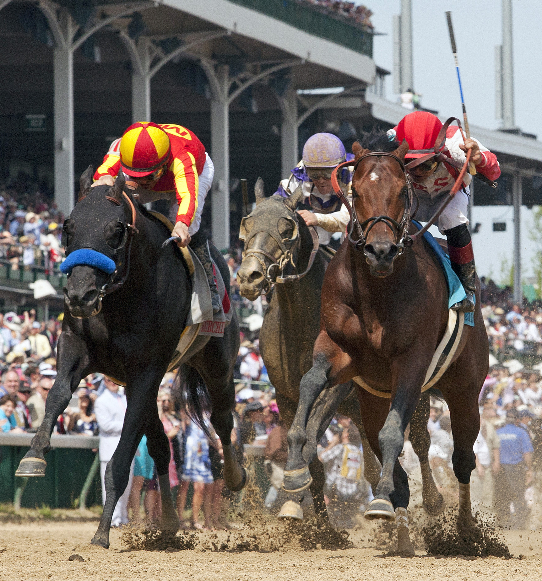 Central Banker wins the Churchill Downs Stakes