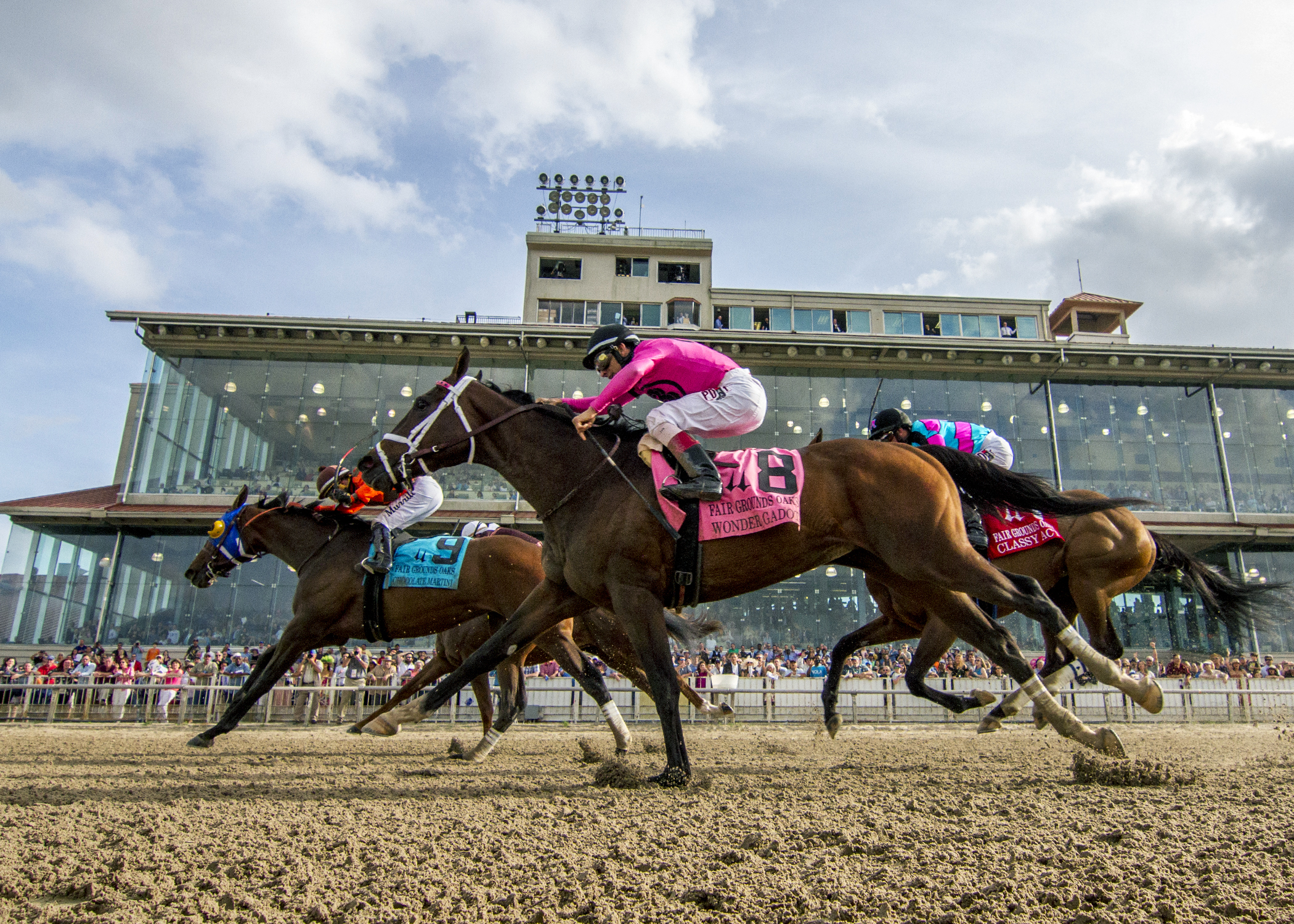 Chocolate Martini wins the 2018 Fair Grounds Oaks