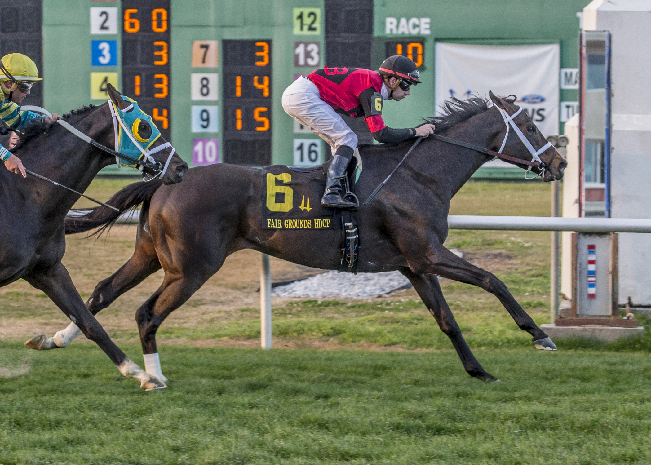 Chocolate Ride wins the Fair Grounds Handicap