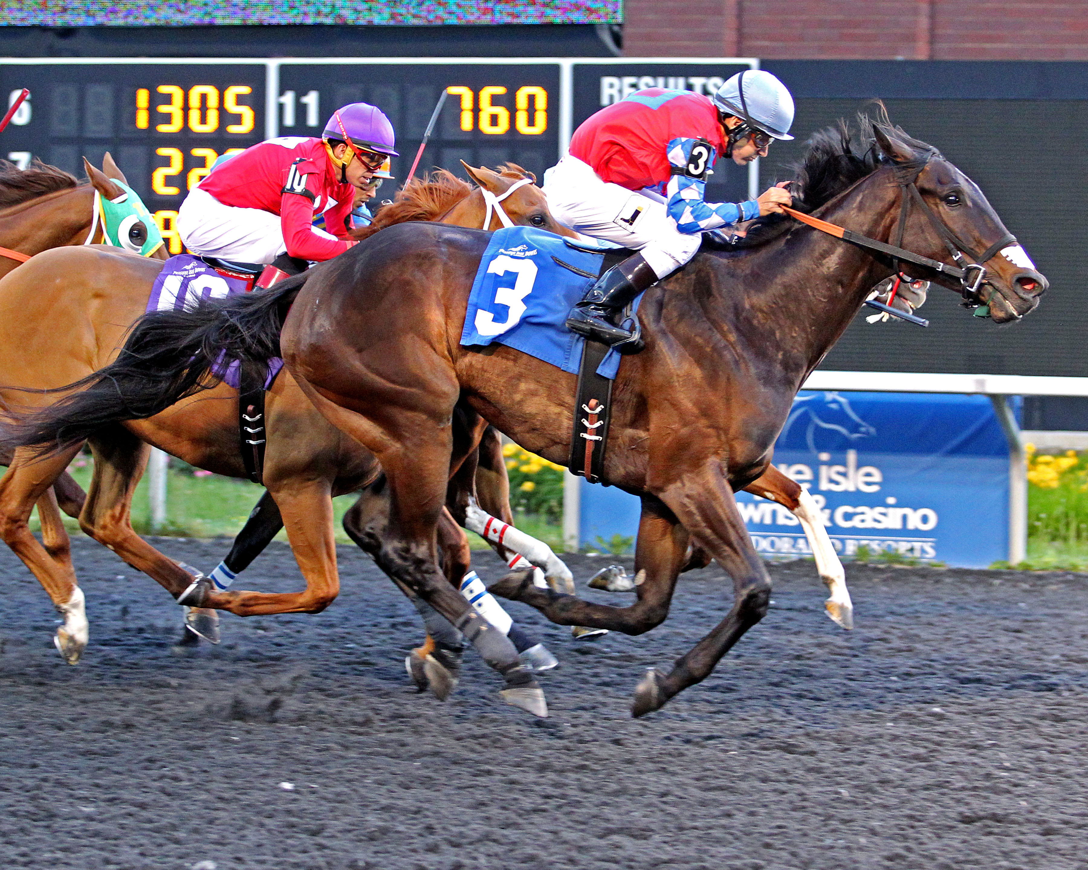 Choctaw Chuck wins the Karl Boyes Memorial