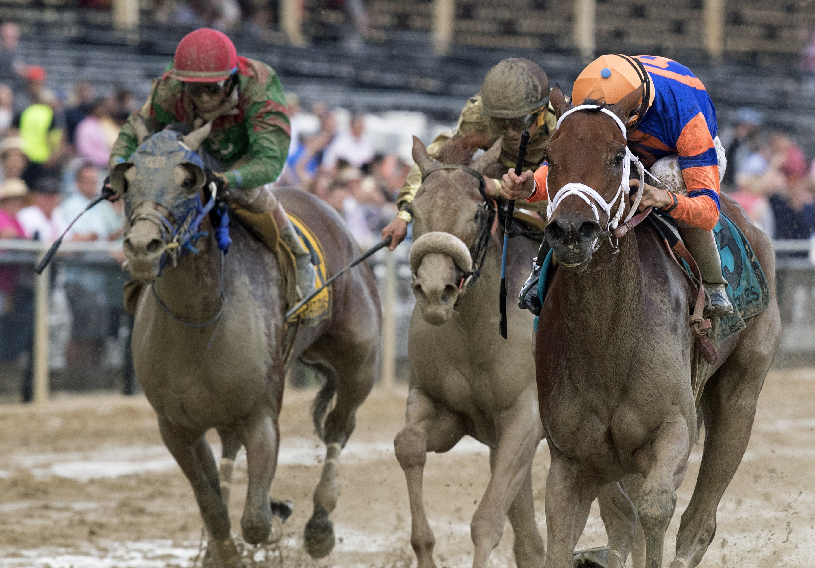 Clipthecouponannie wins the Skipat Stakes