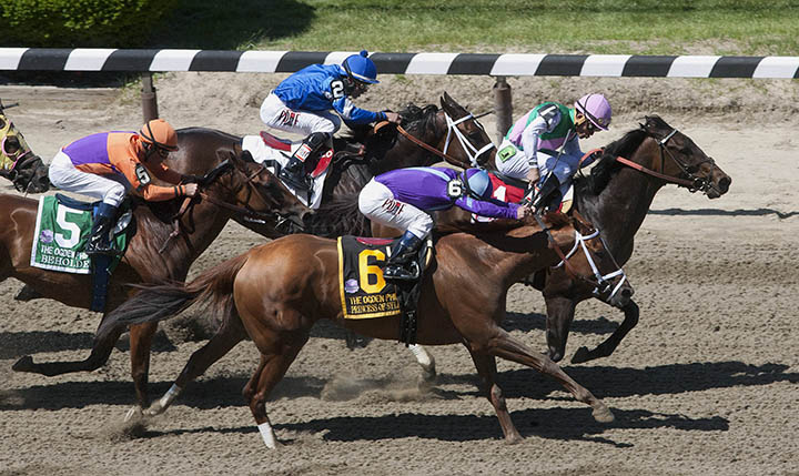 Close Hatches wins the 2014 Ogden Phipps Stakes