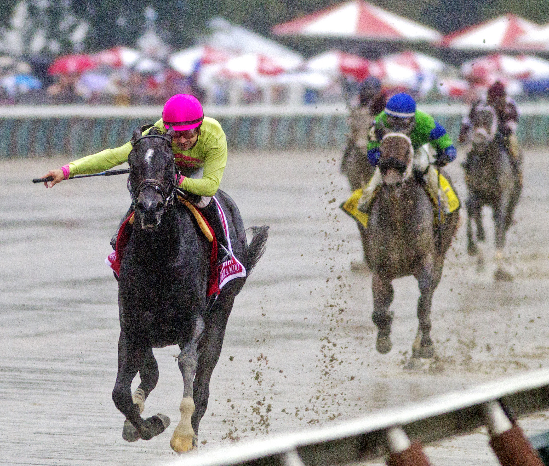 Condo Commando wins the Spinaway