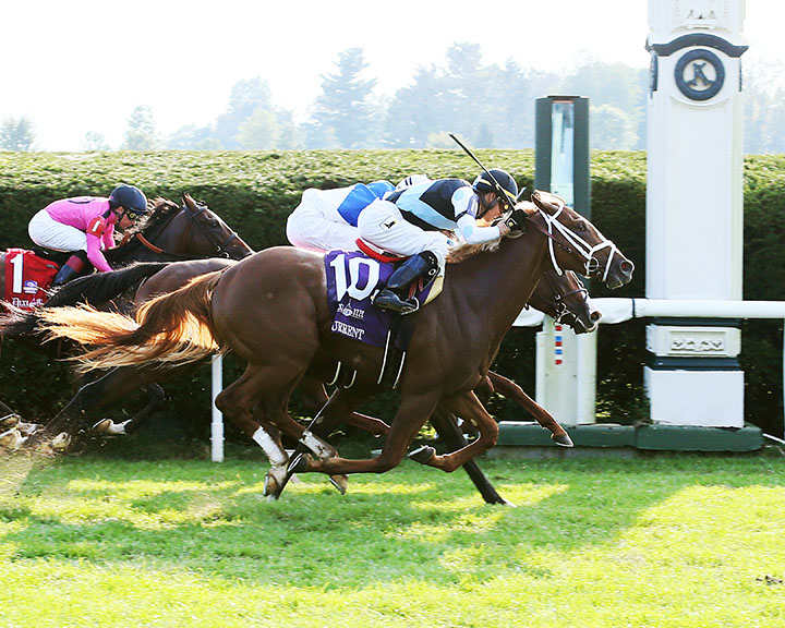 Current wins the 2018 Bourbon Stakes