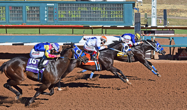 Cyber Monday (inside) wins the Ruidoso Futurity at Ruidoso Downs