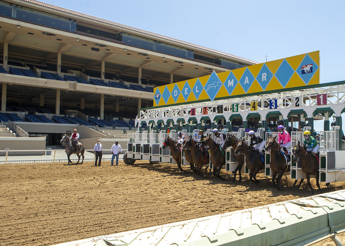 Del Mar opening day/First Race